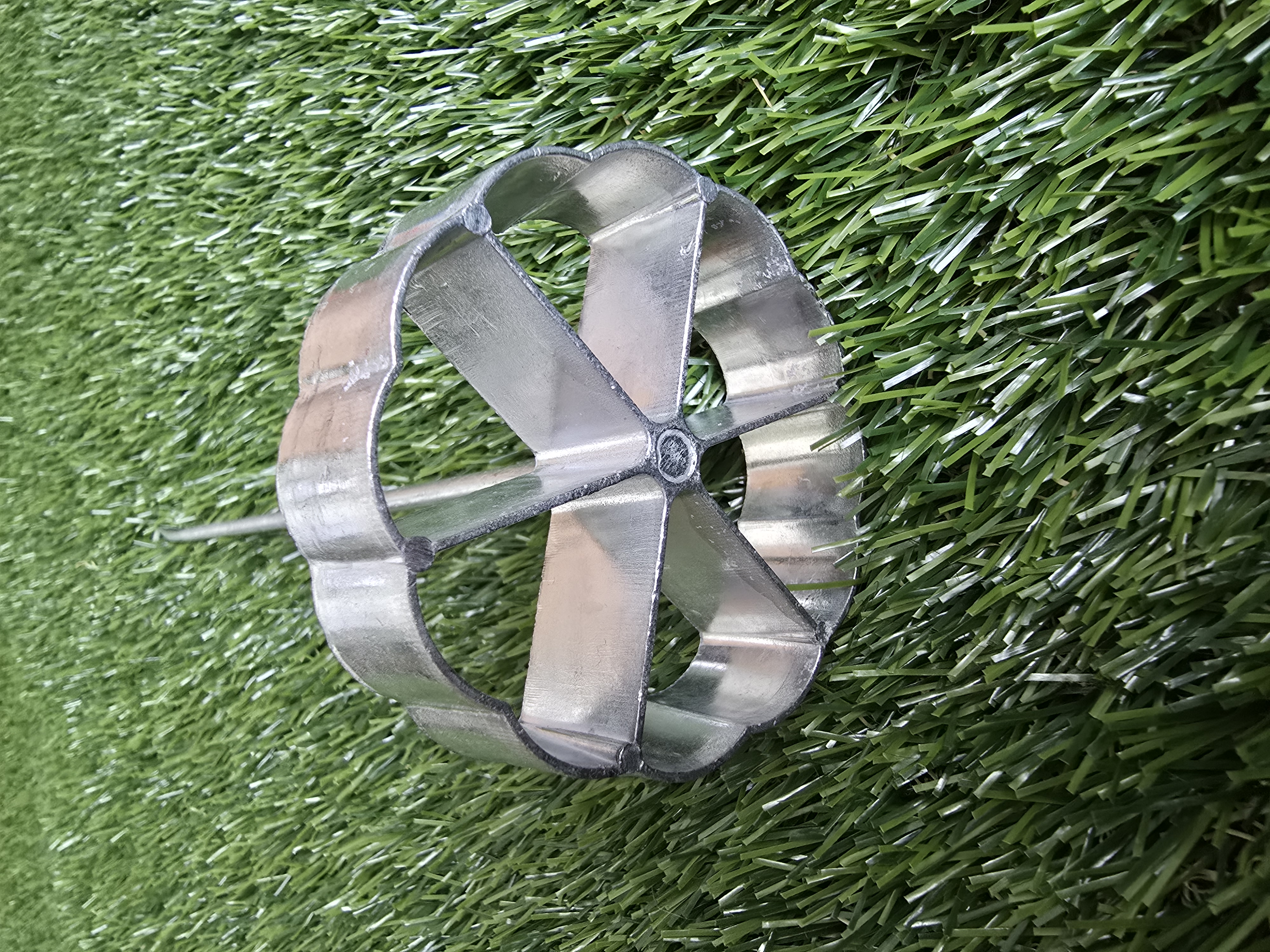 Šiuolaikinė žagarėlių formelė su koteliu