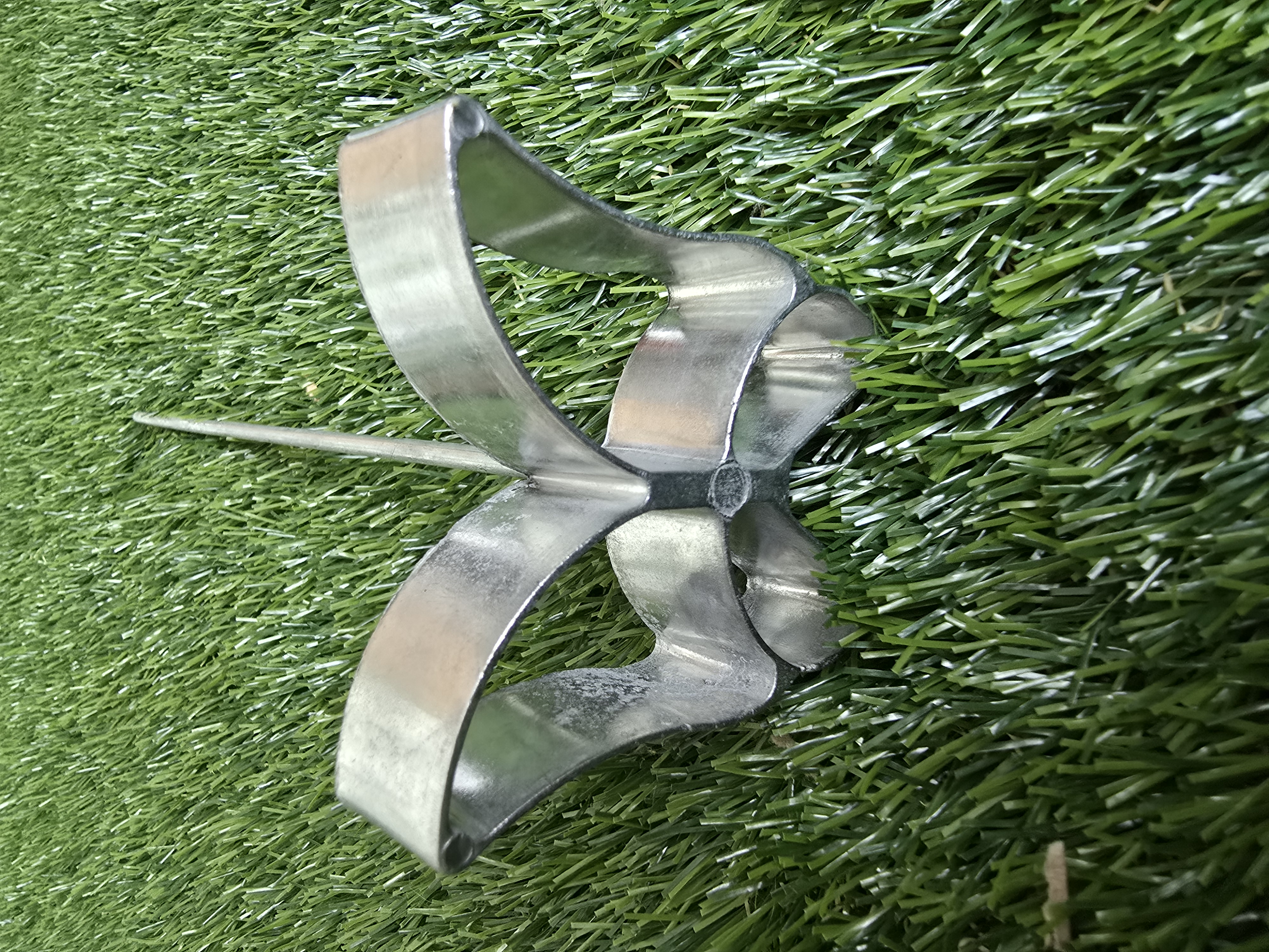 Šiuolaikinė žagarėlių formelė su koteliu