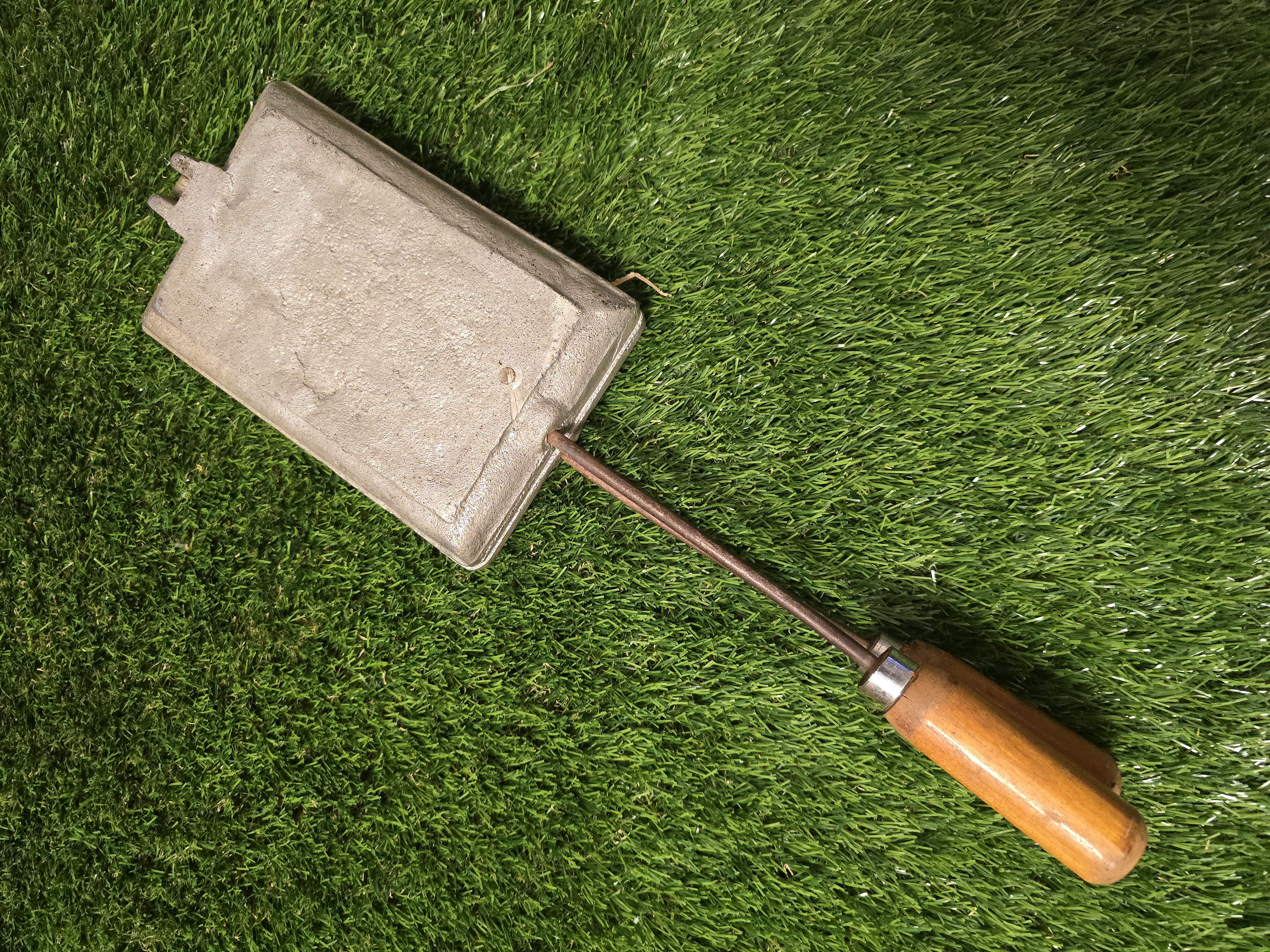 Senovinė asorti (2 voveraitės, 5 grybukai) keptuvė