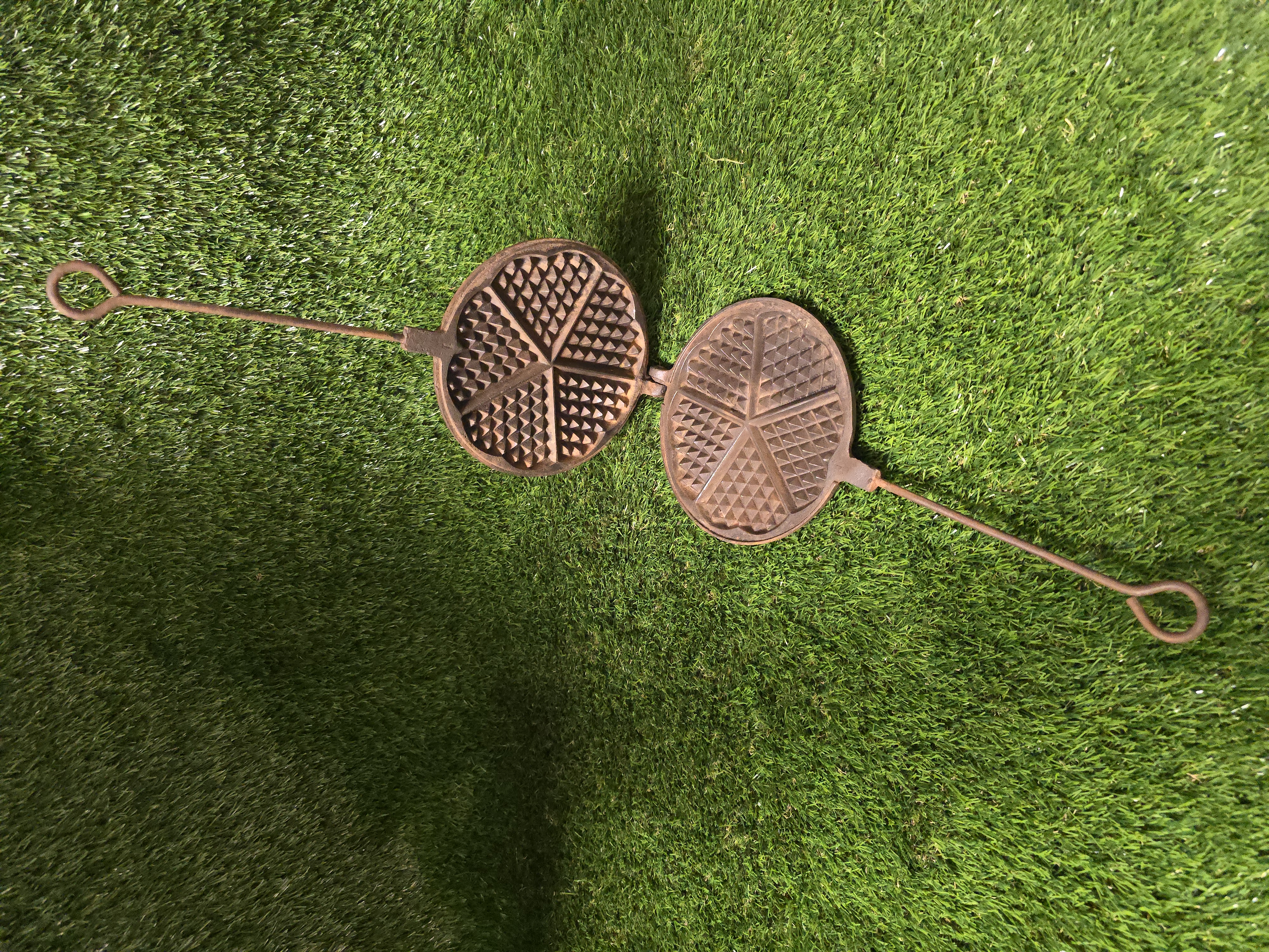 Ketaus čirvinių blynų keptuvė