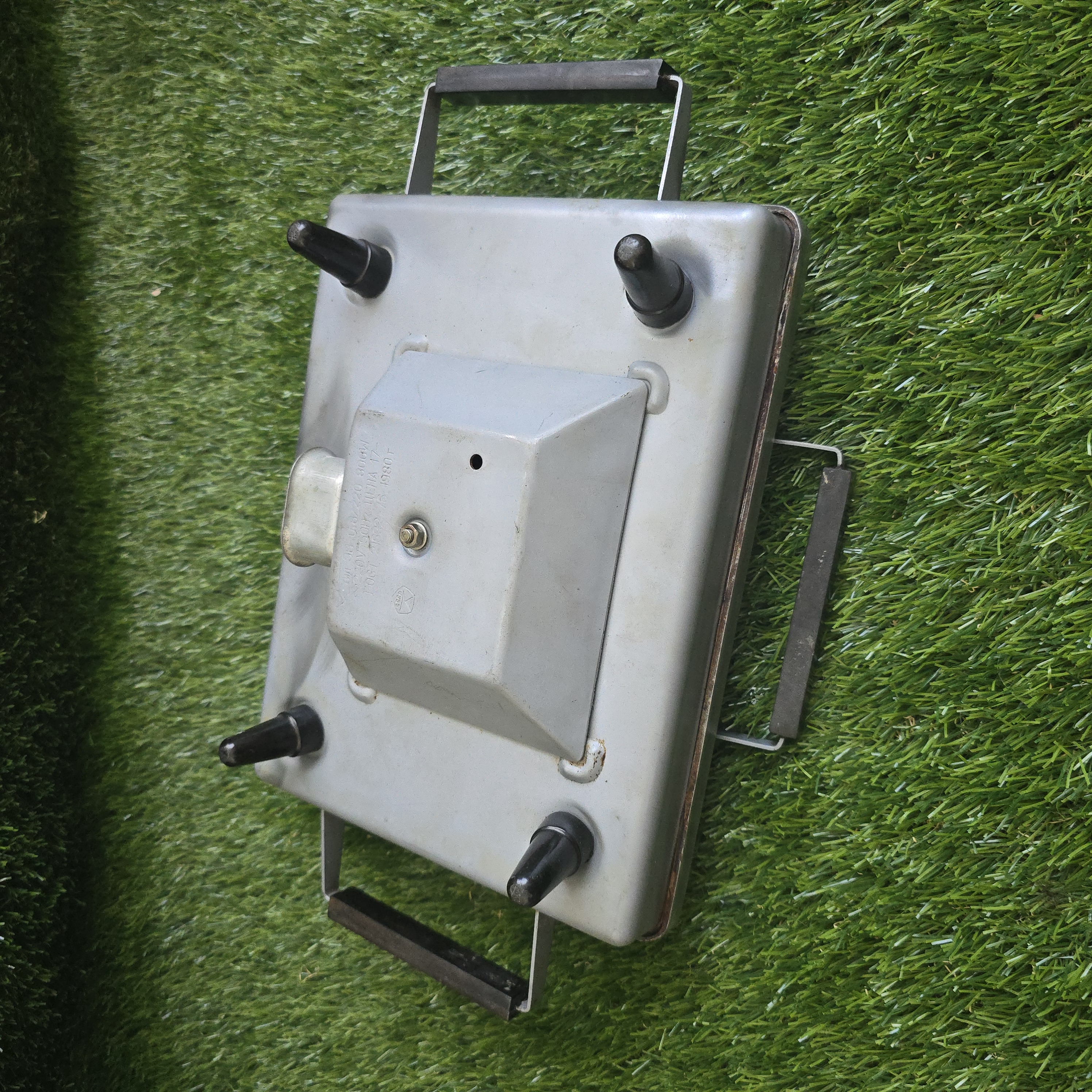 Senovinė elektrinė vaflinė su laidu ploniems vafliams