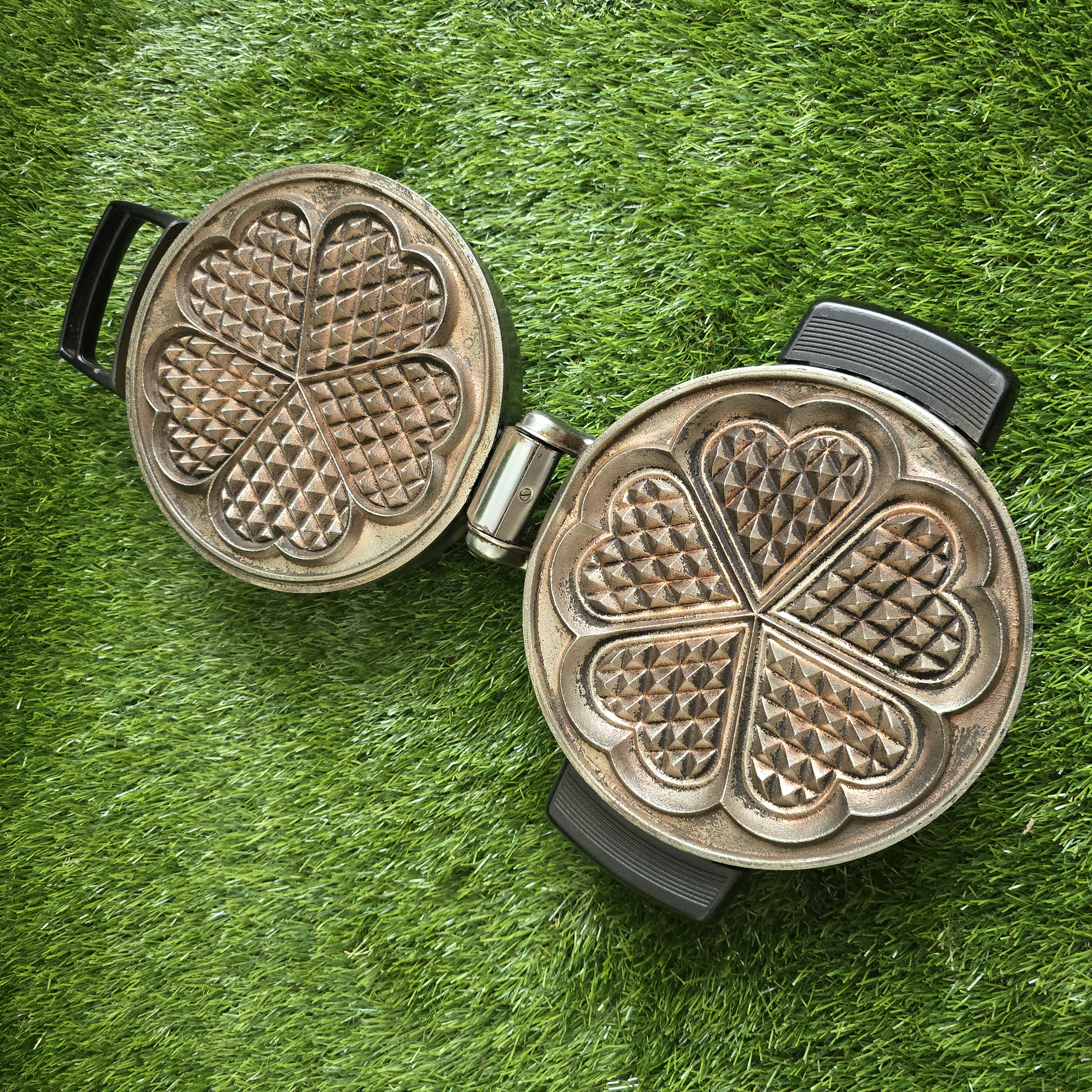 Senovinė vokiška elektrinė vaflinė su laidu