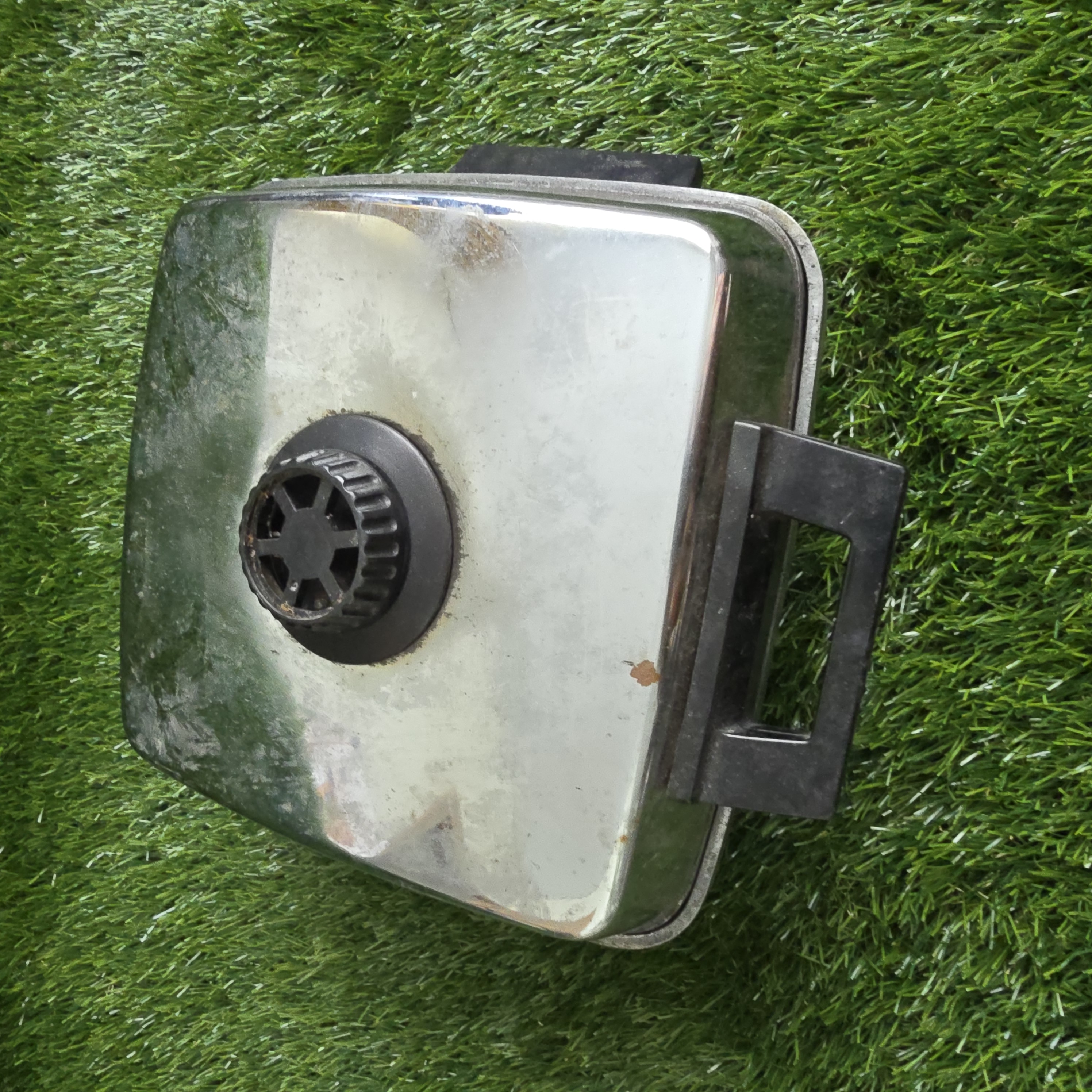 Senovinė vokiška elektrinė vaflinė su laidu