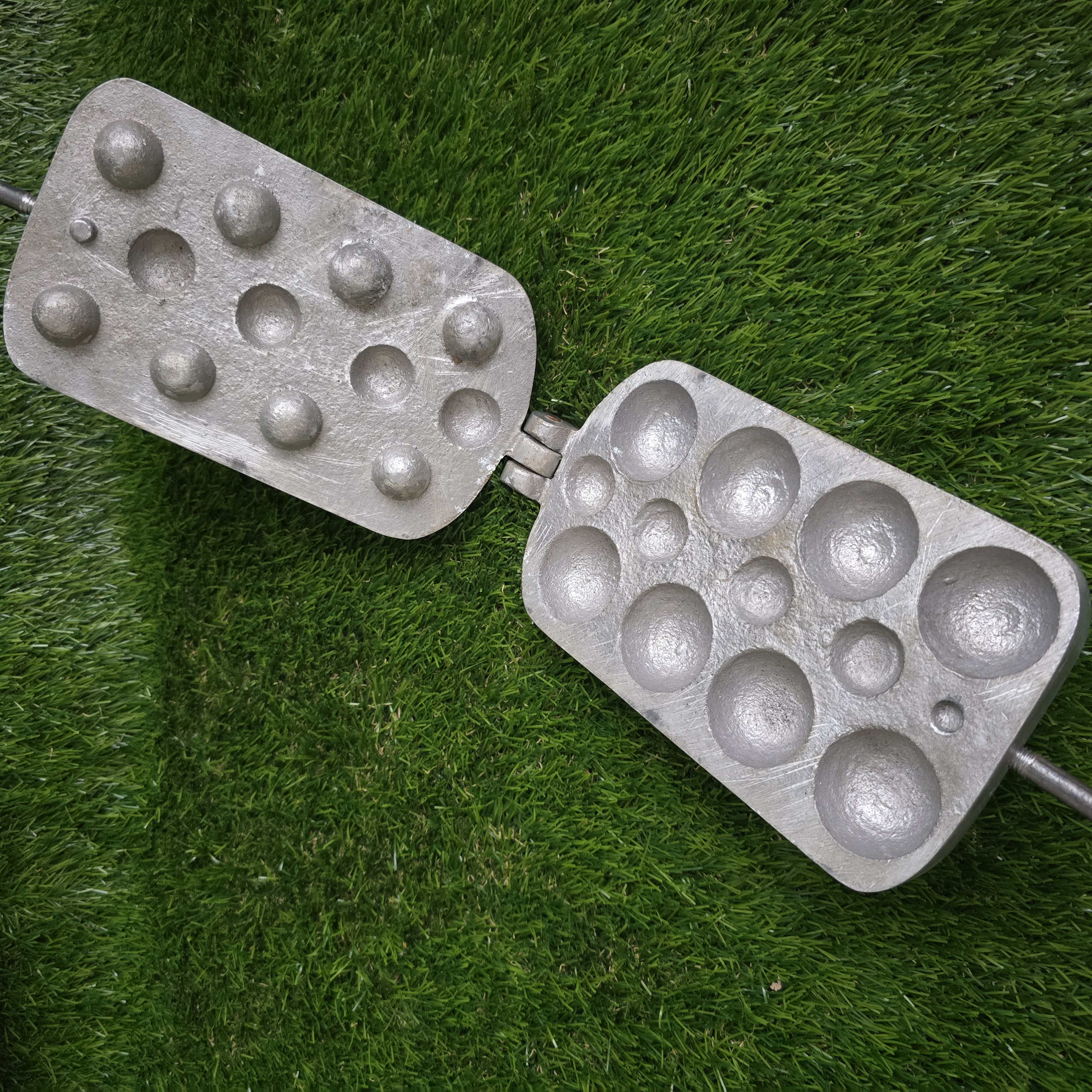 Senovinė kaštonų keptuvė