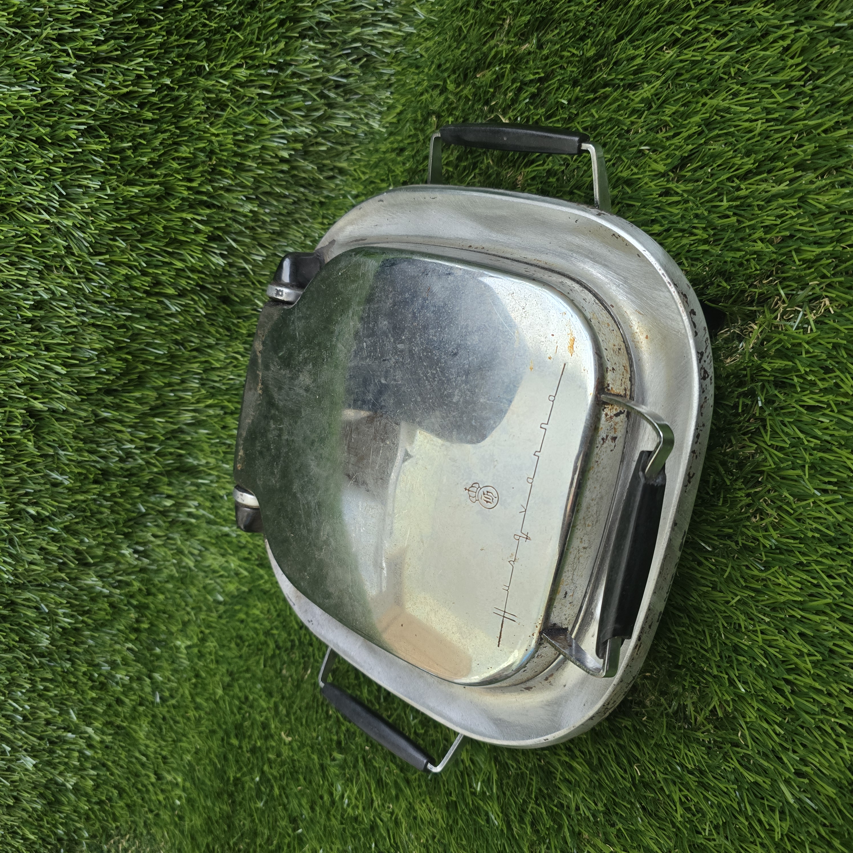 Senovinė elektrinė čirvinių blynų keptuvė Husqvarna su laidu (nuskilusios rankenėlės)