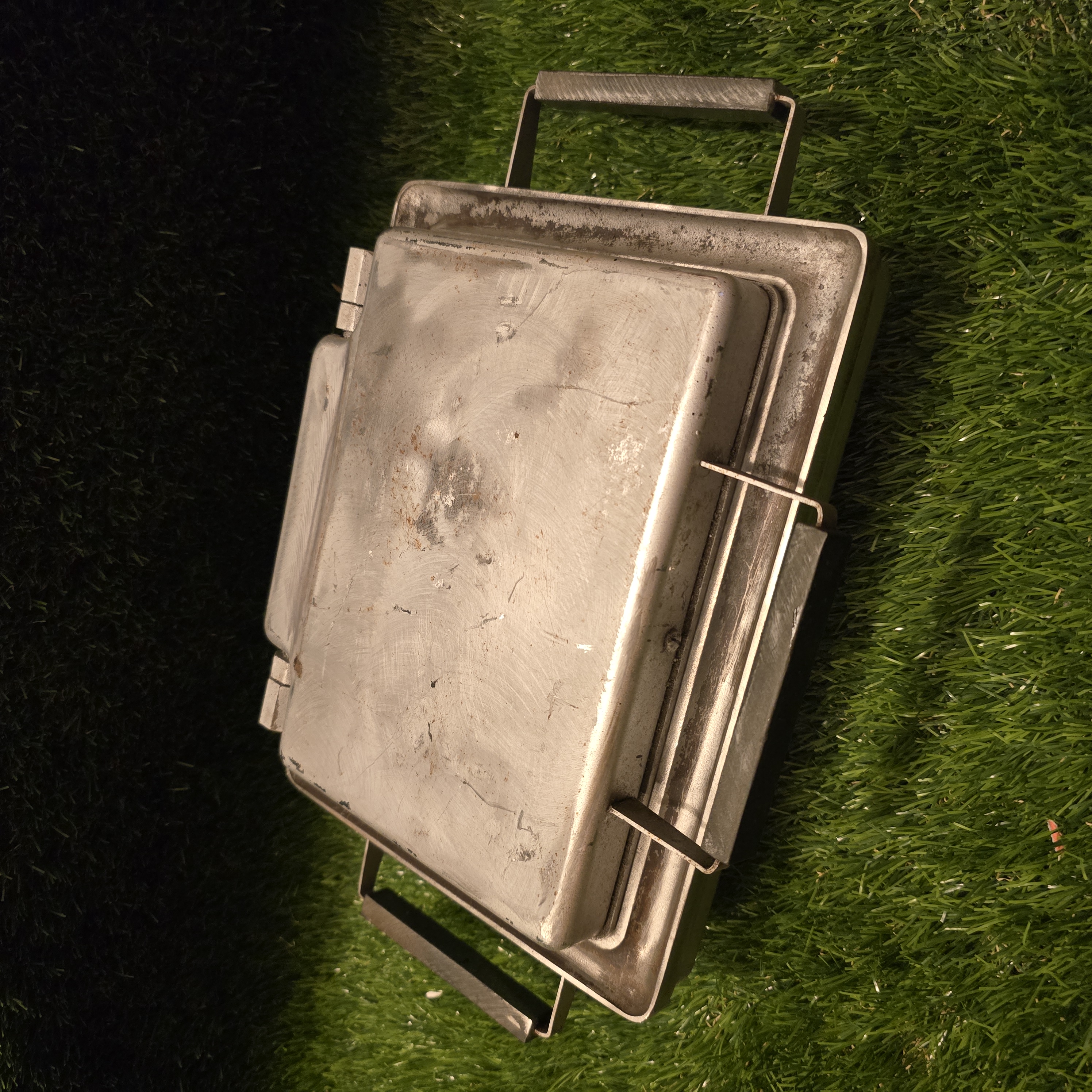 Senovinė elektrinė vaflinė su laidu ploniems vafliams