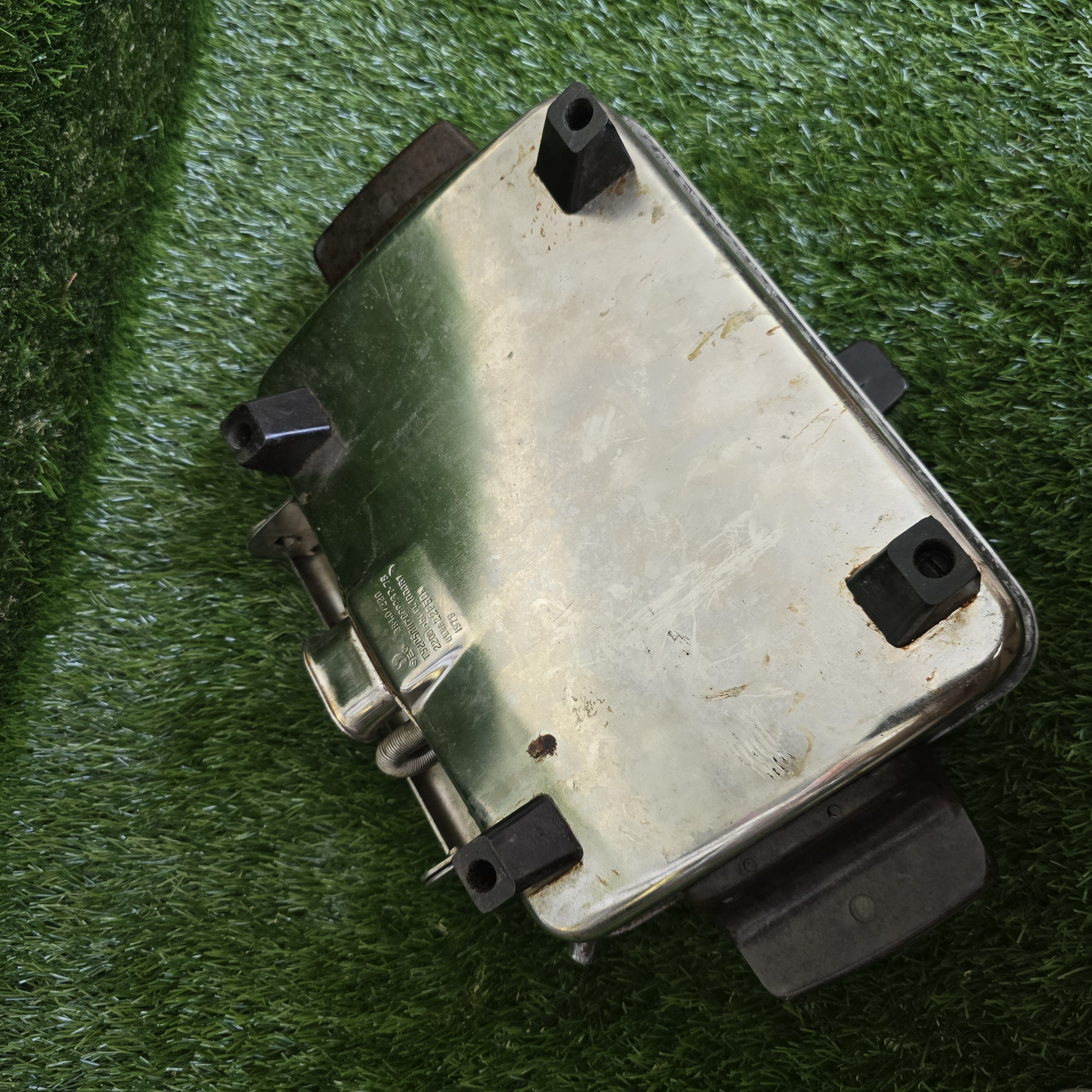 Senovinė elektrinė vaflinė su laidu