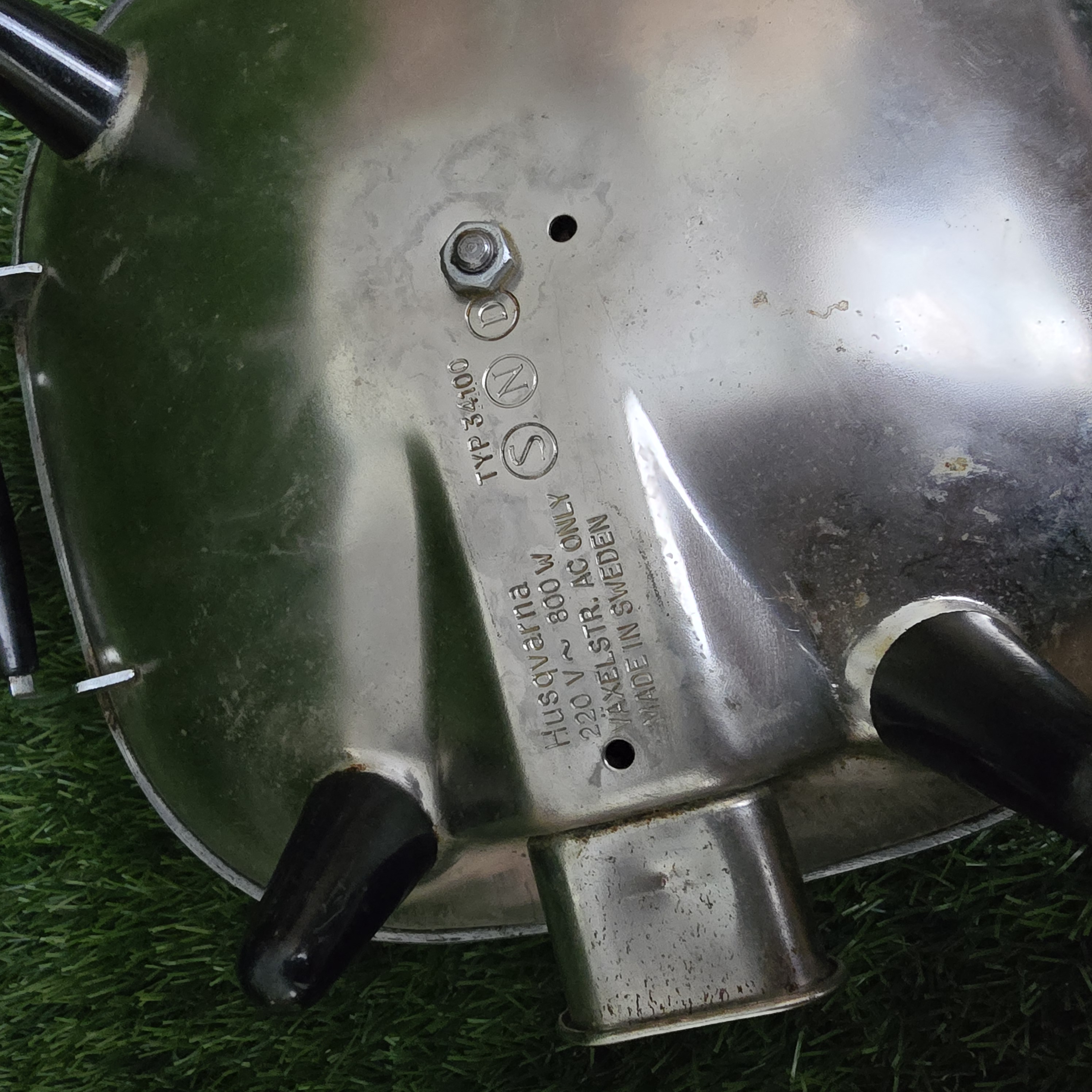 Senovinė elektrinė čirvinių blynų keptuvė Husqvarna su laidu