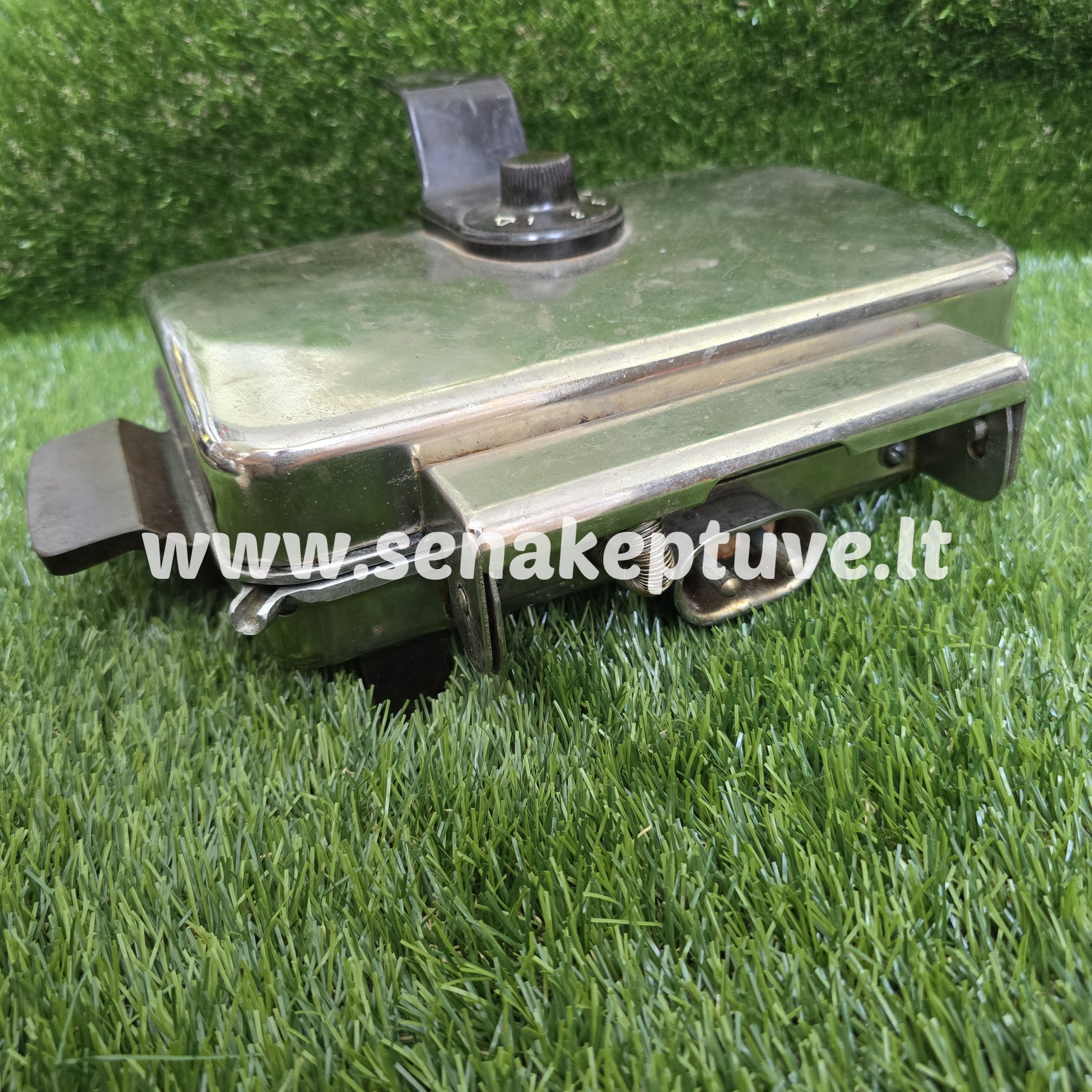 Senovinė elektrinė vaflinė su laidu