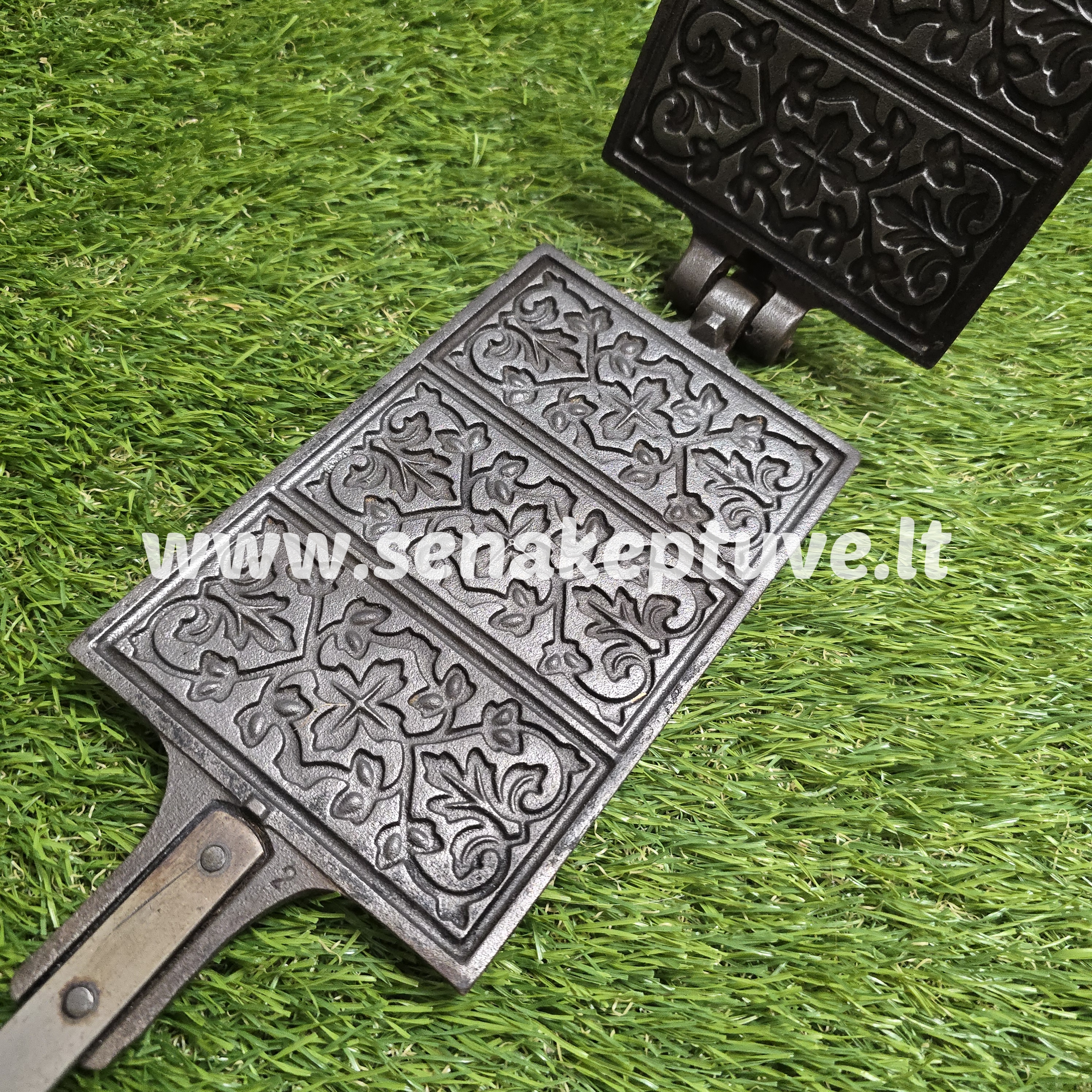 Senovinė ketaus plonų vaflių keptuvė