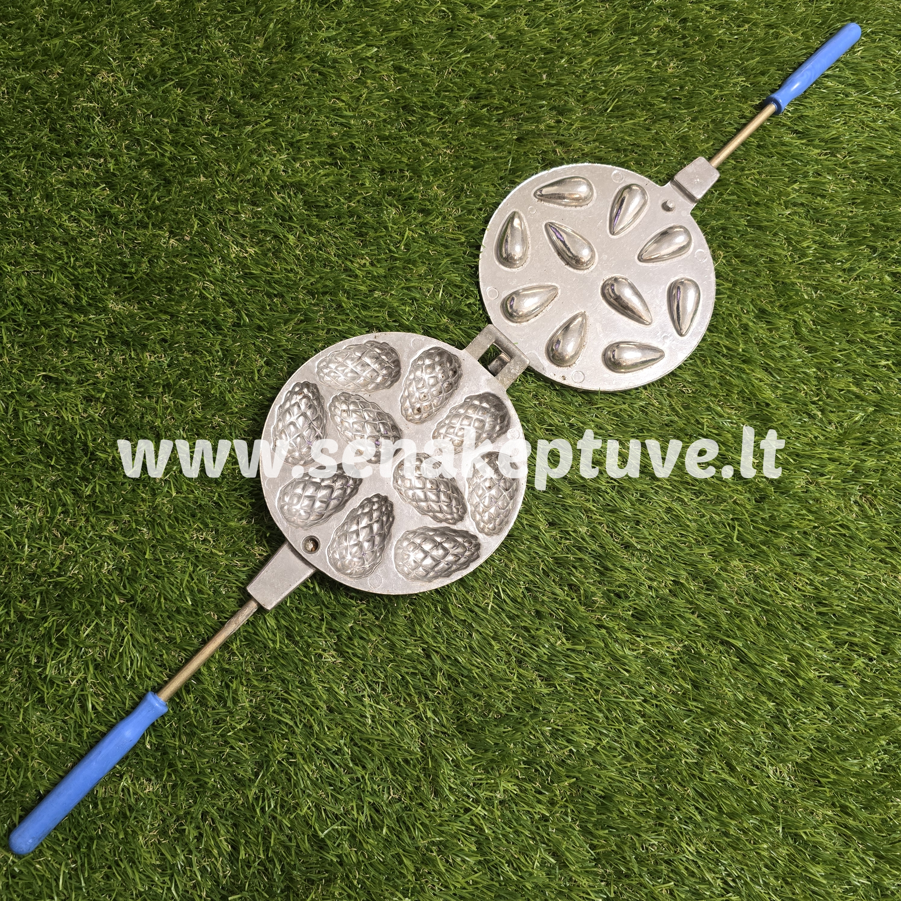 Senovinė kankorėžių keptuvė