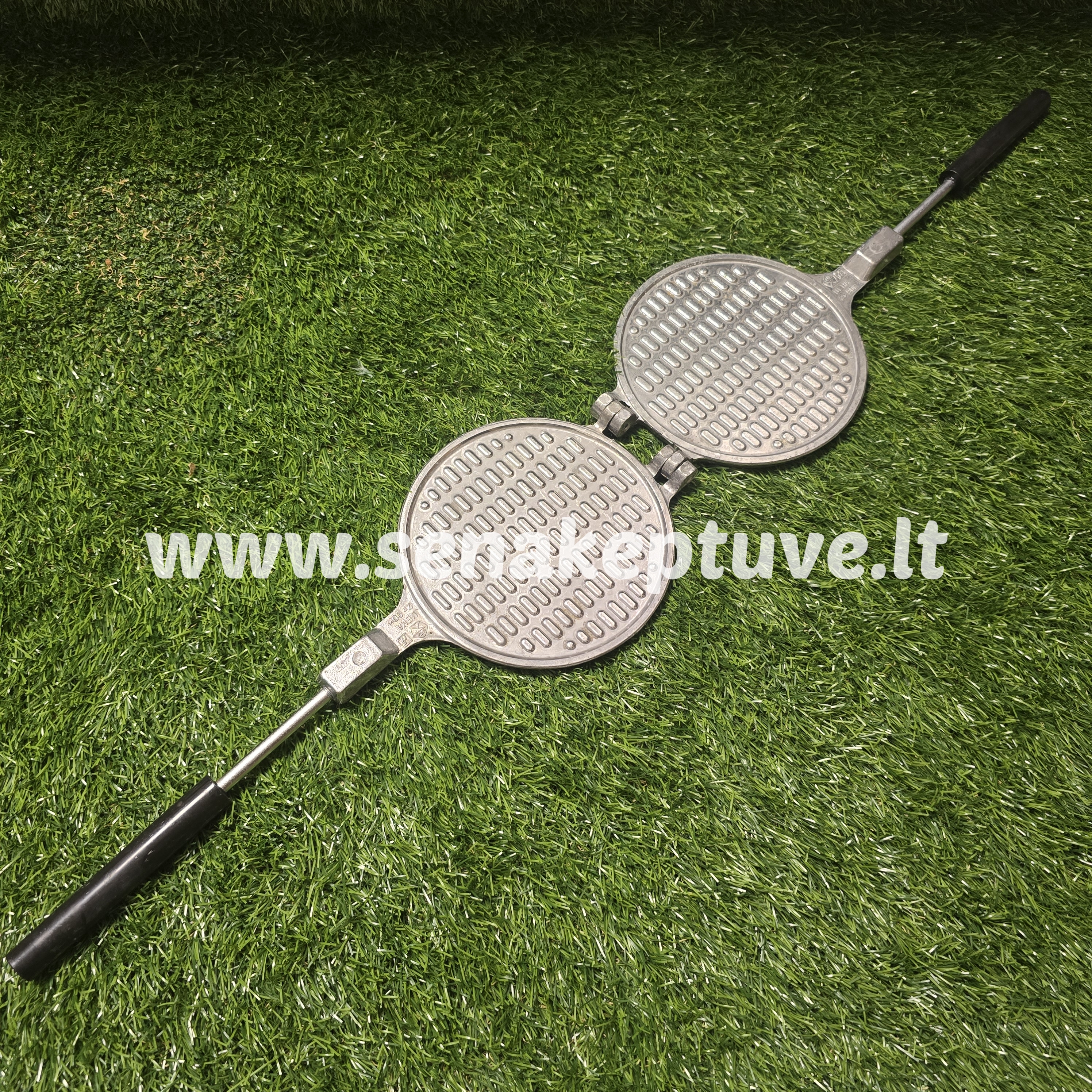 Senovinė vaflių keptuvė