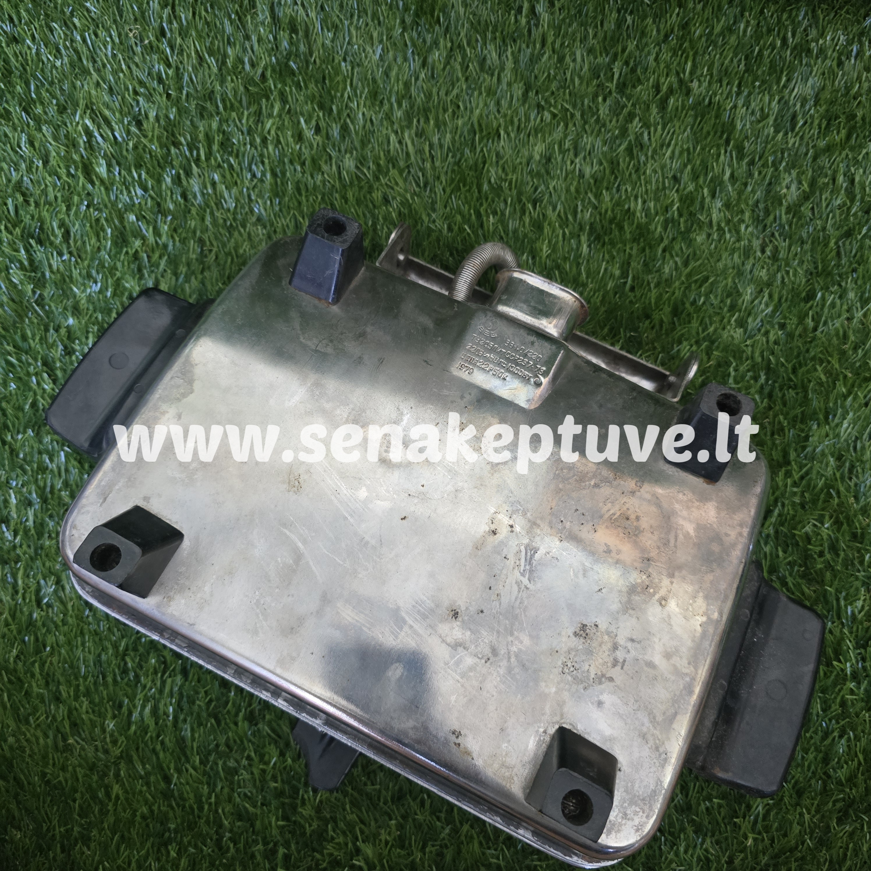 Senovinė elektrinė vaflinė su laidu (nuskilęs rankenos galiukas)