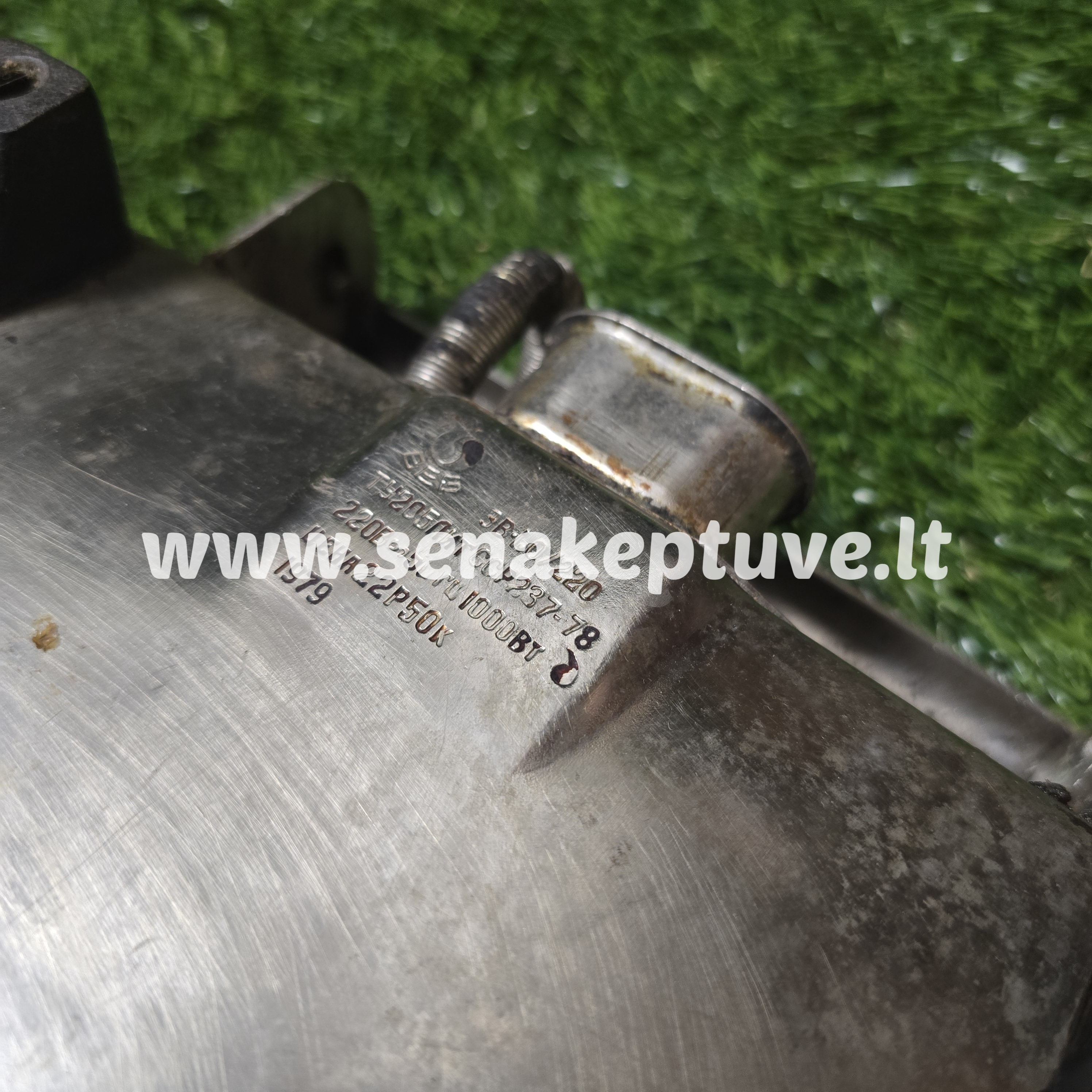 Senovinė elektrinė vaflinė su laidu