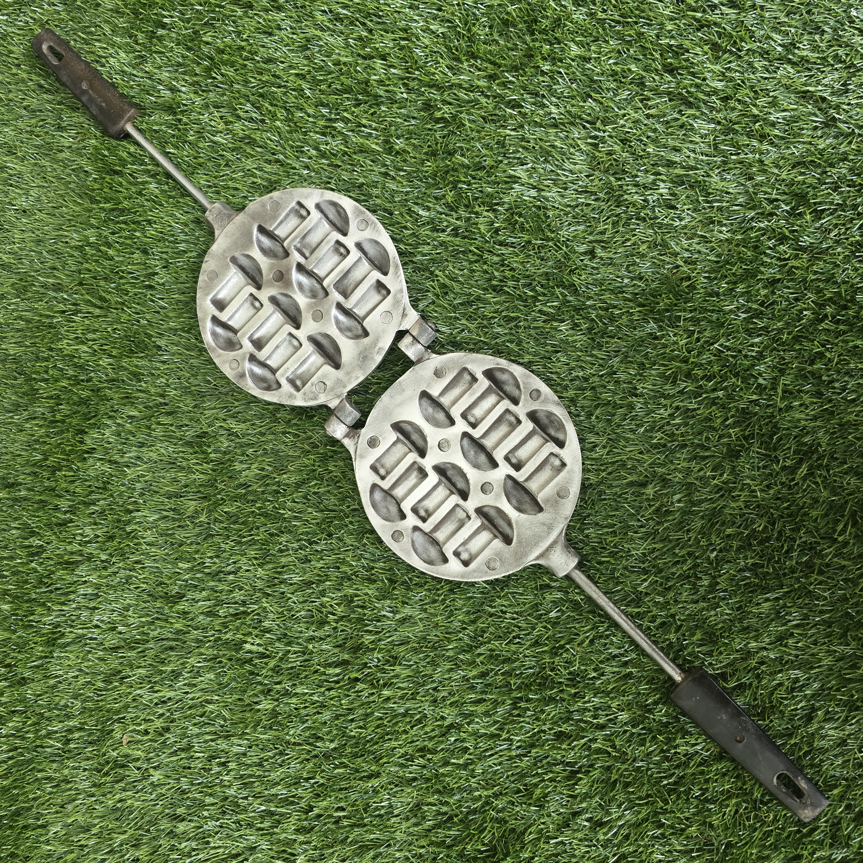 Senovinė grybukų keptuvė