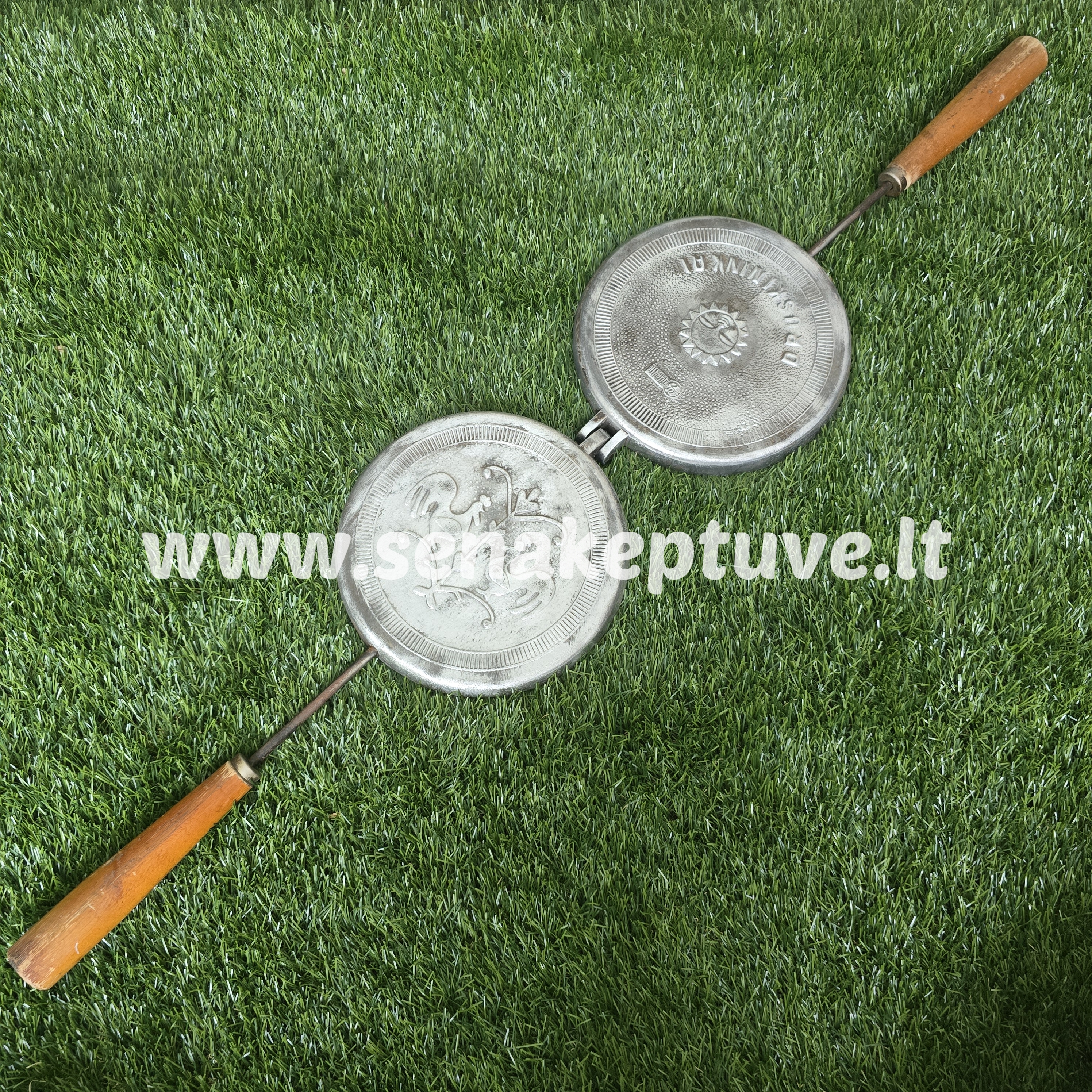 Senovinė gaidelių keptuvė