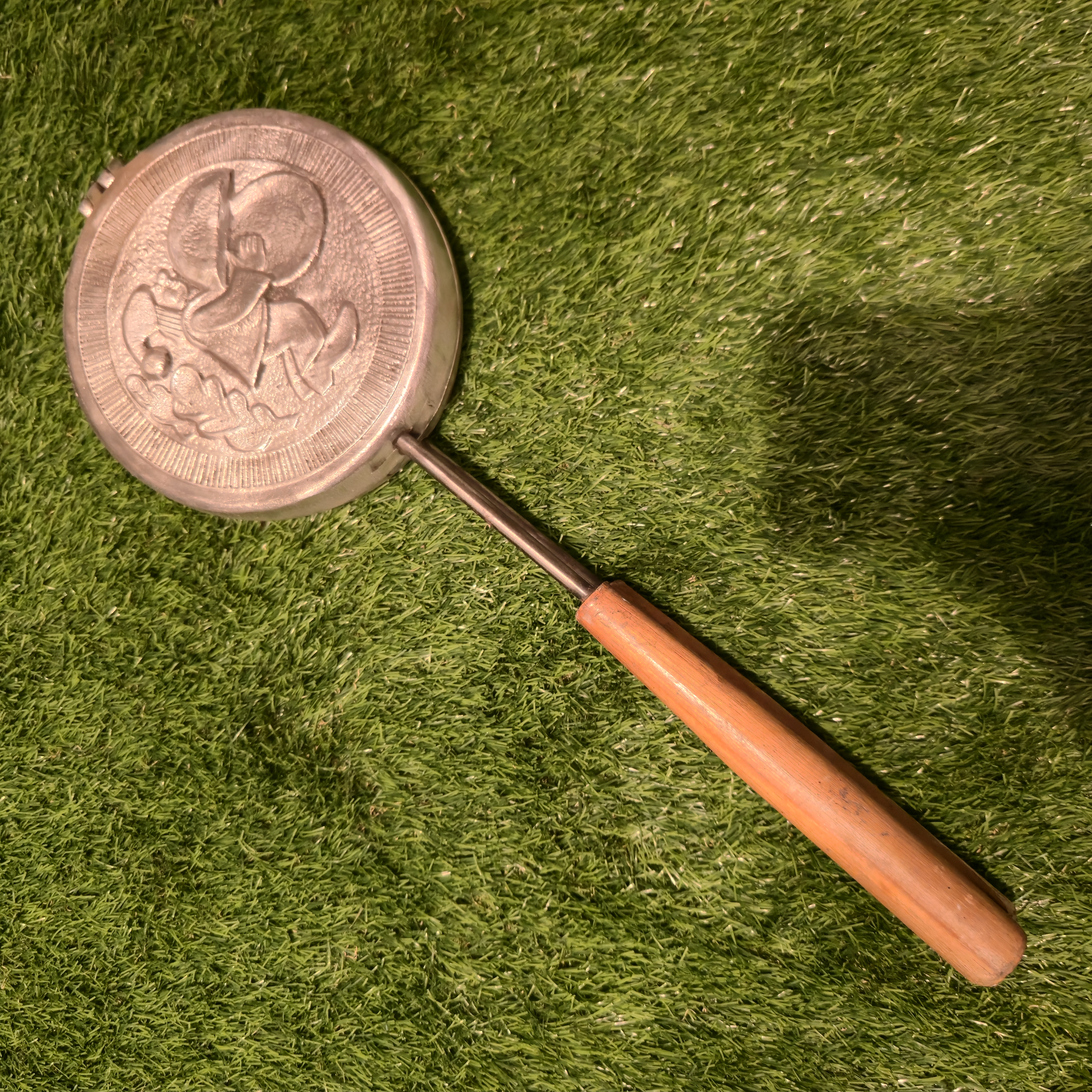 Senovinė grybukų keptuvė