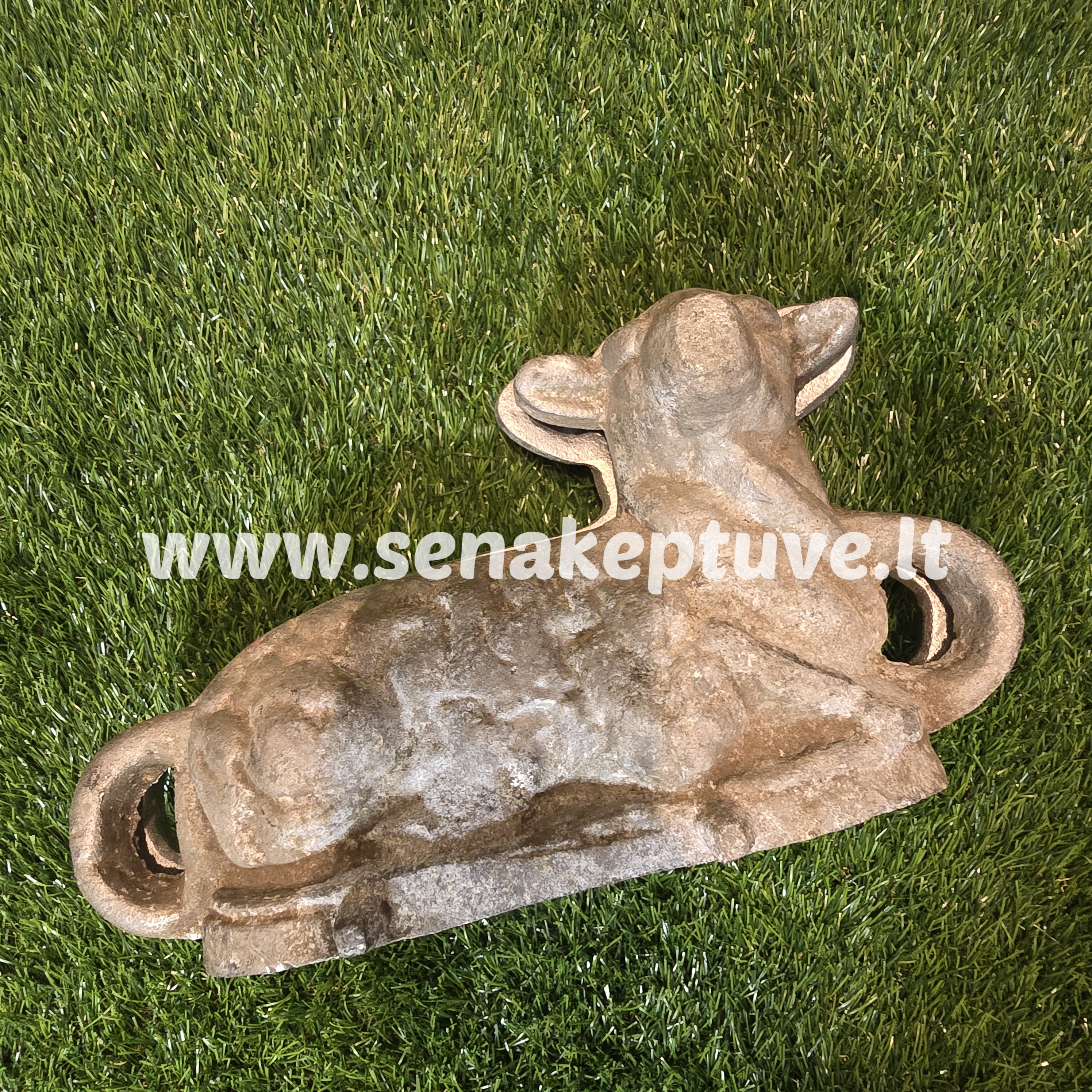 Senovinė avinėlio kepimo forma