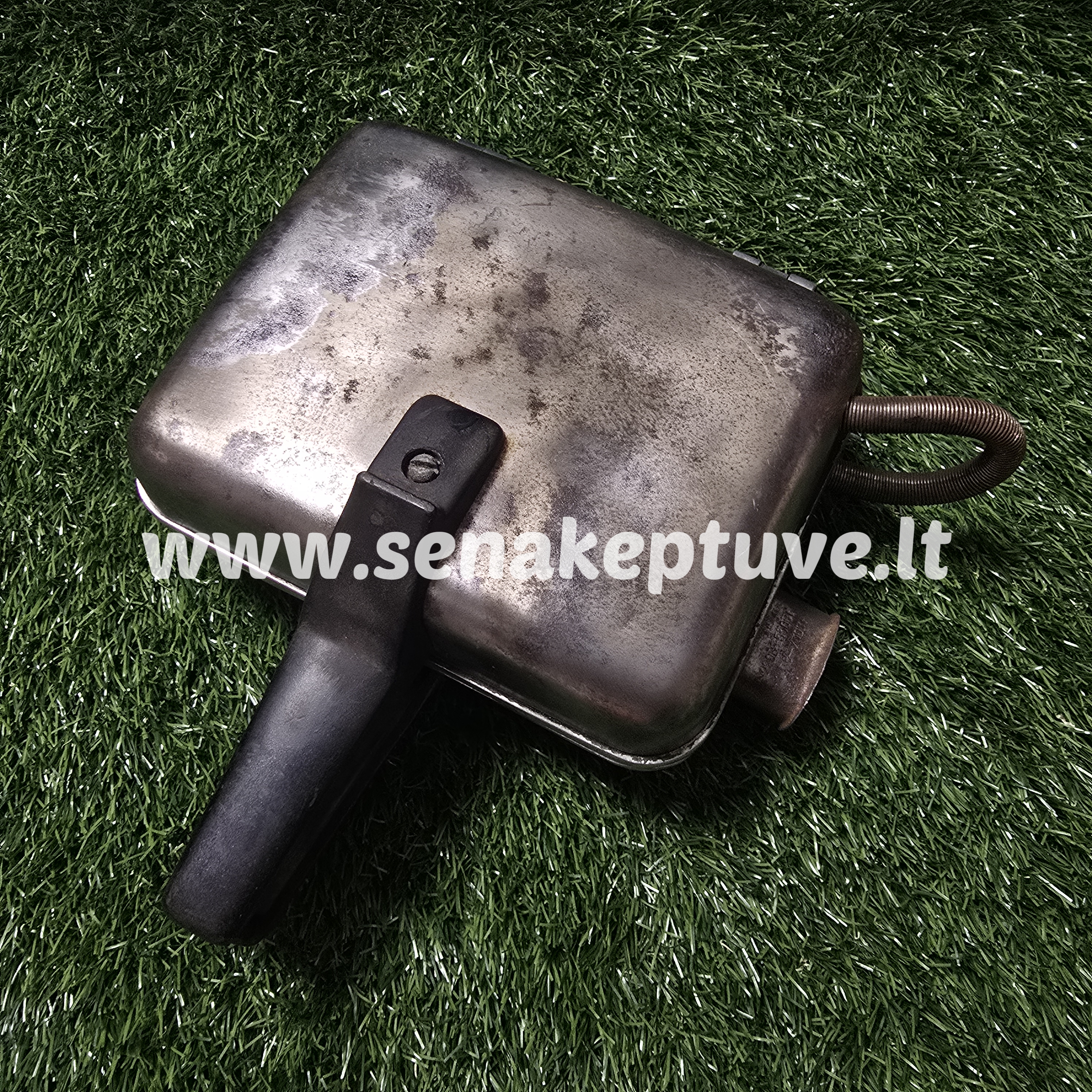 Senovinė elektrinė vaflinė su laidu