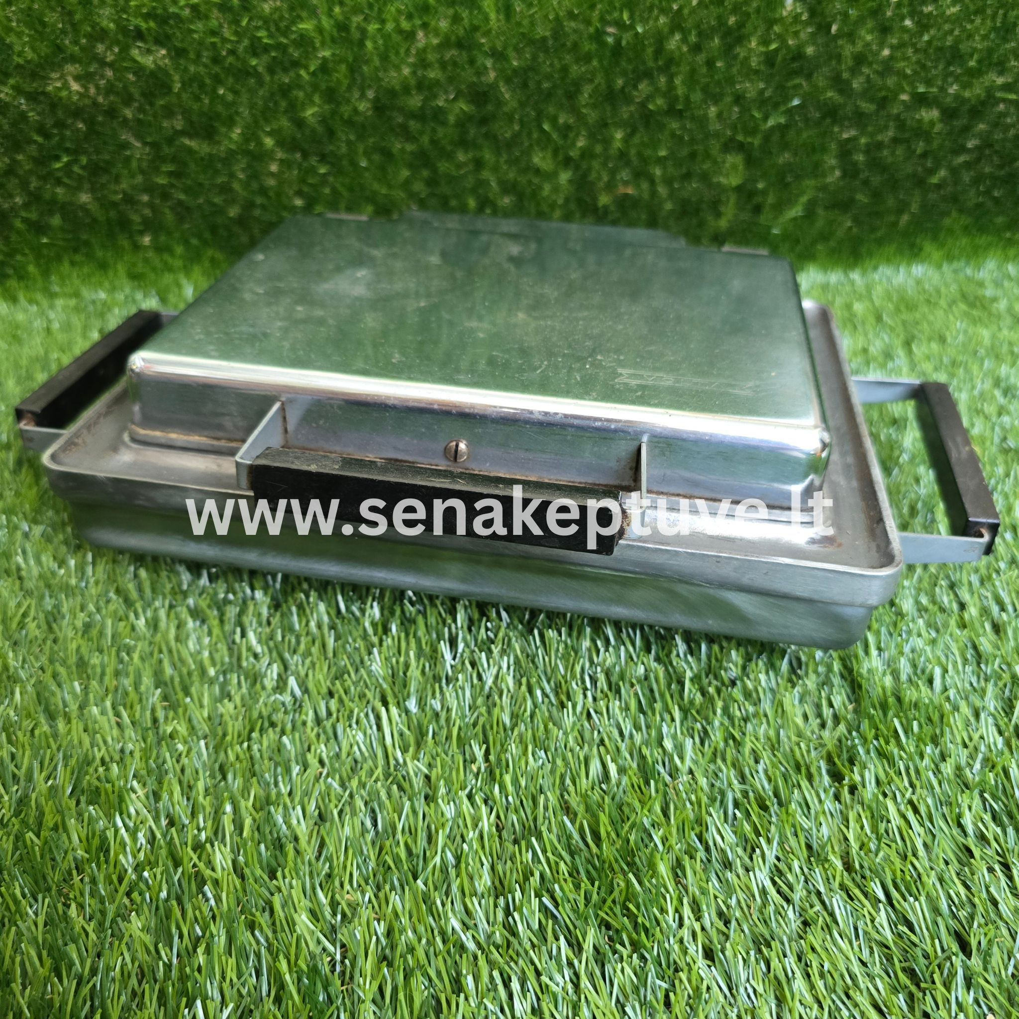 Senovinė elektrinė vaflinė su laidu ploniems vafliams