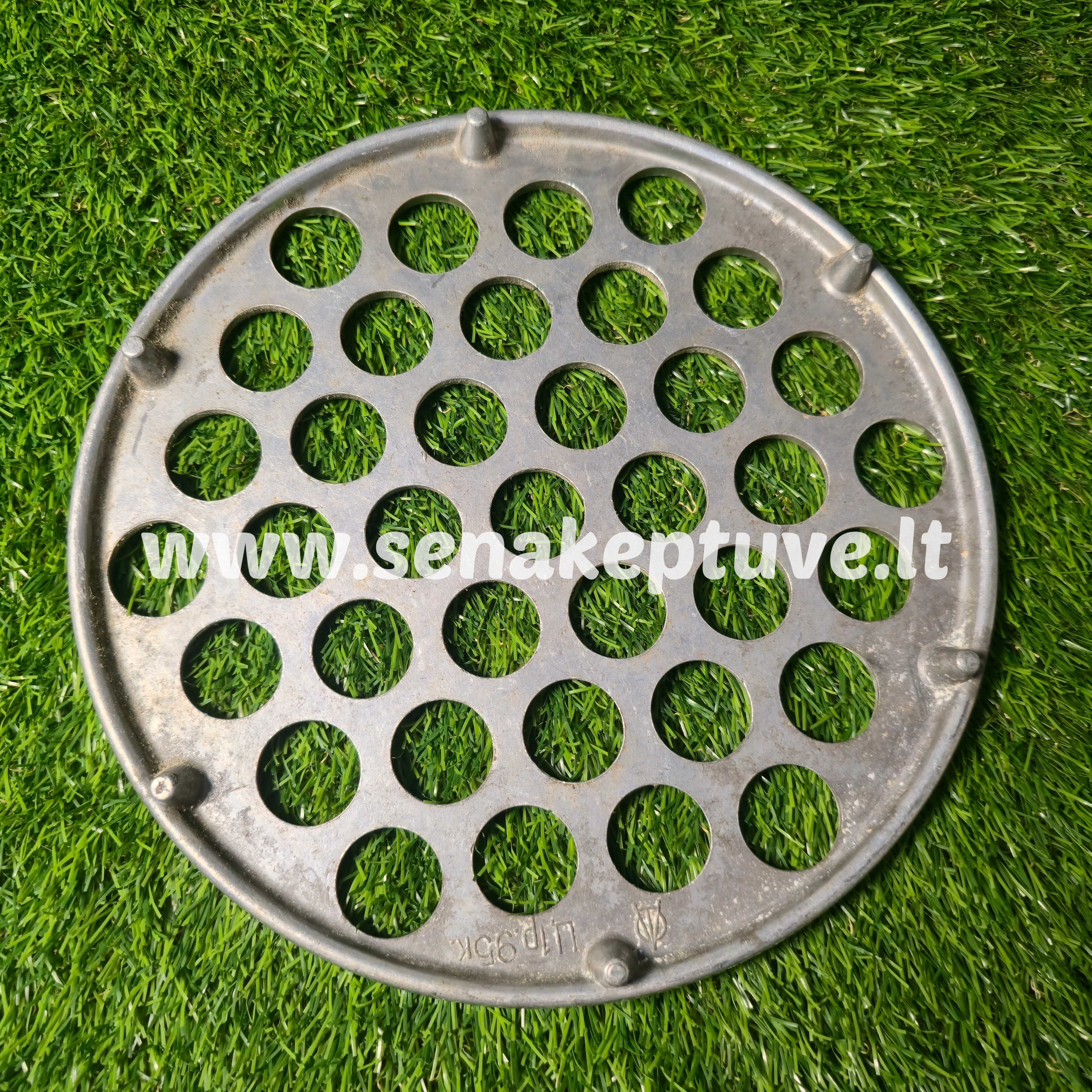 Senovinė koldūnų kepimo forma