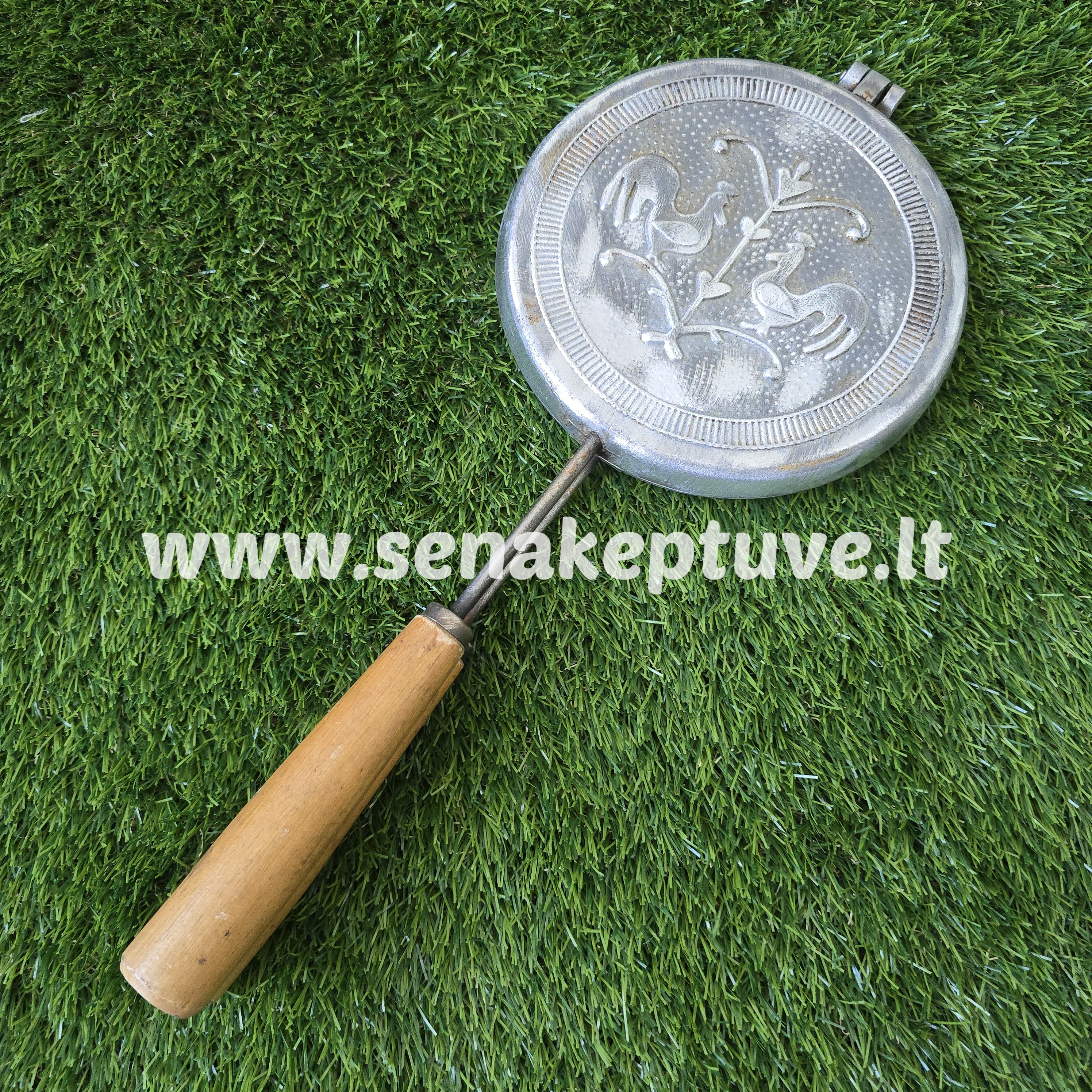 Senovinė gaidelių keptuvė