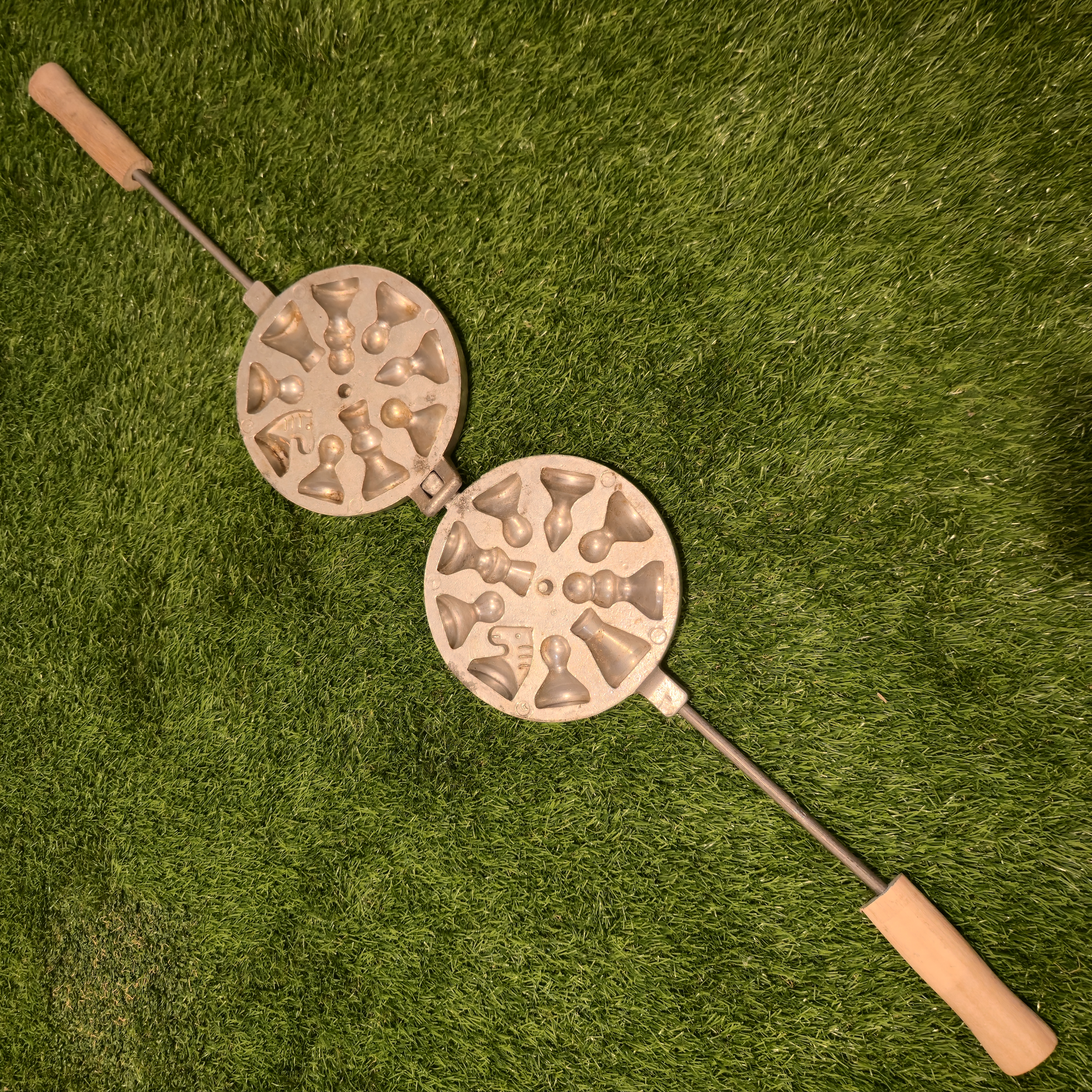 Senovinė šachmatų keptuvė