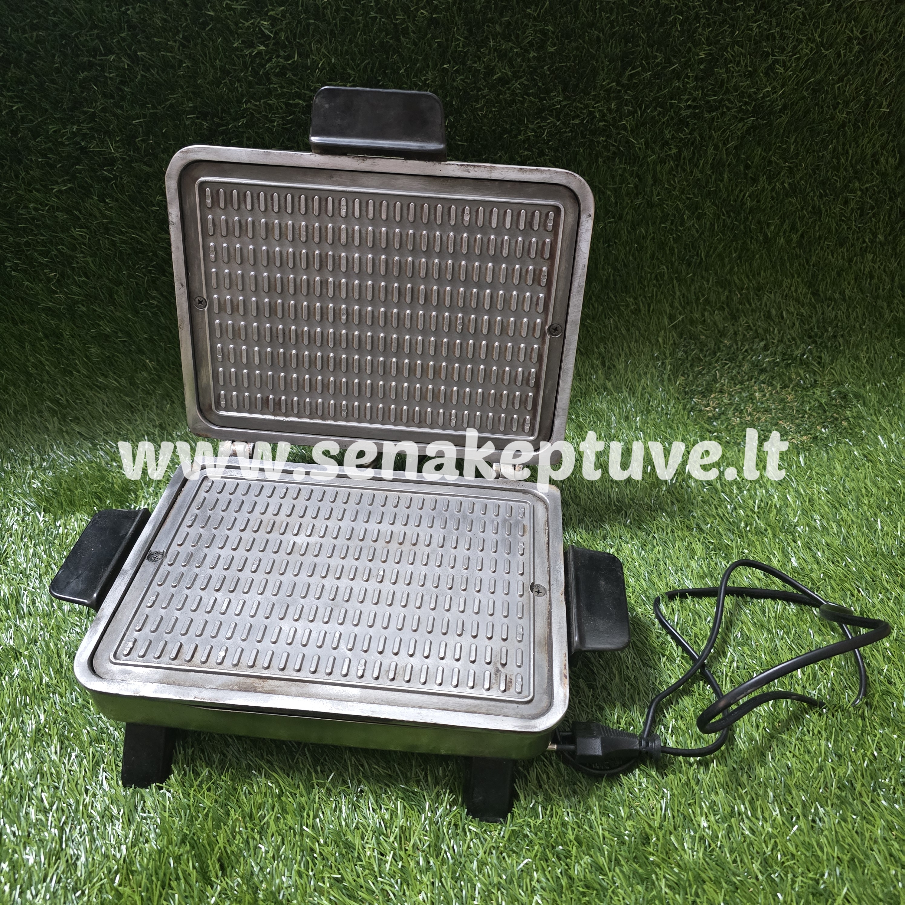 Senovinė elektrinė vaflinė su laidu