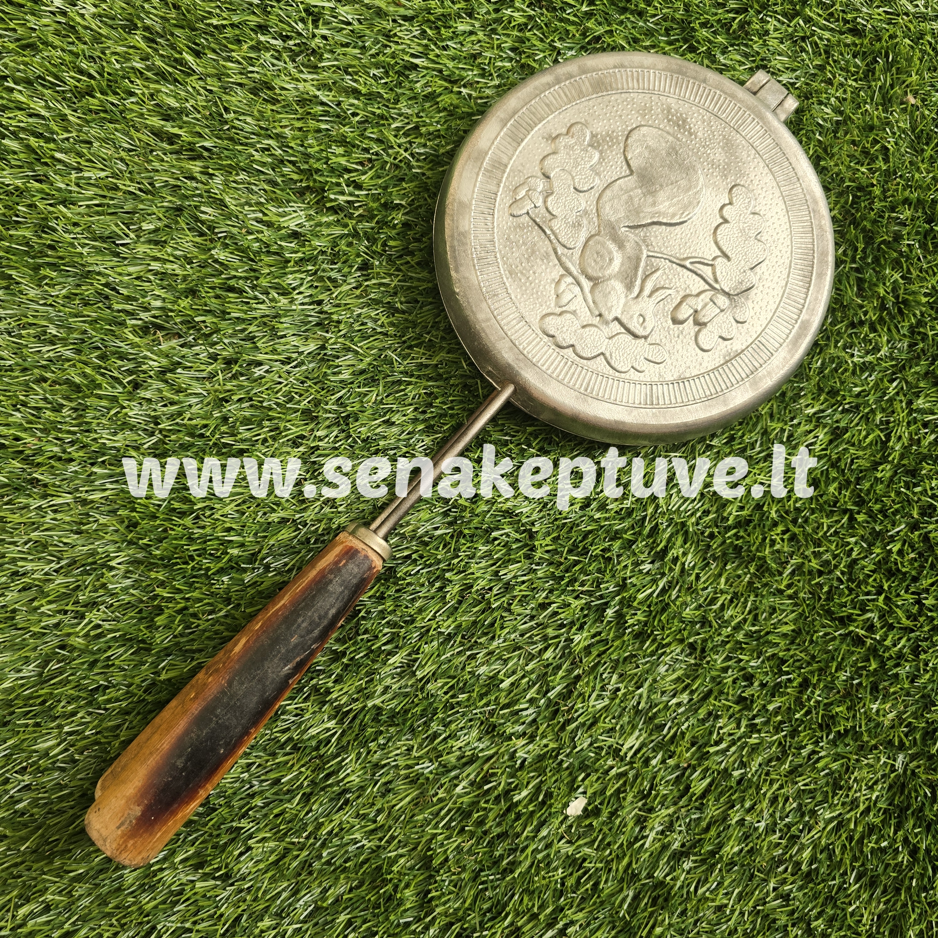 Senovinė voveraičių keptuvė