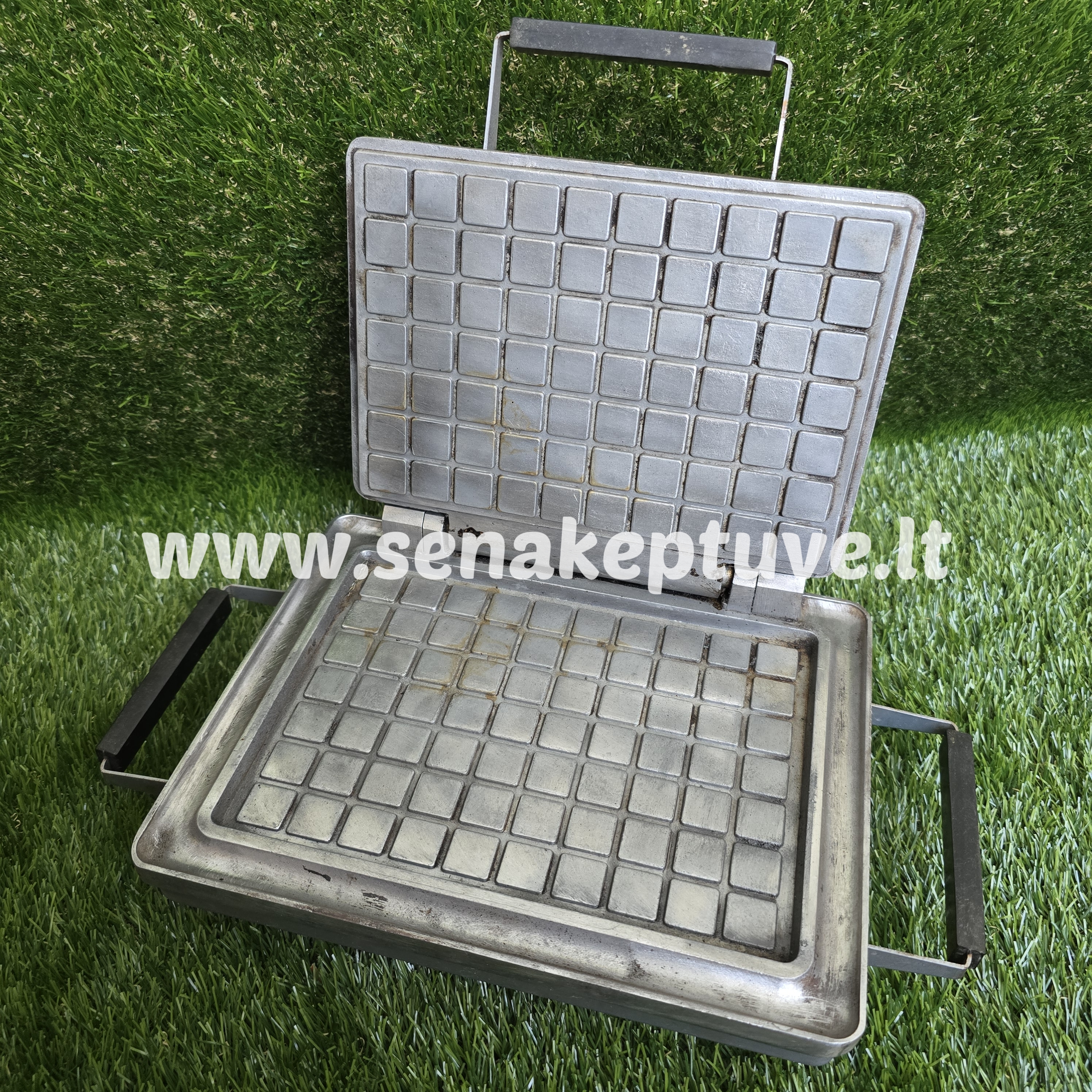 Senovinė elektrinė vaflinė su laidu ploniems vafliams