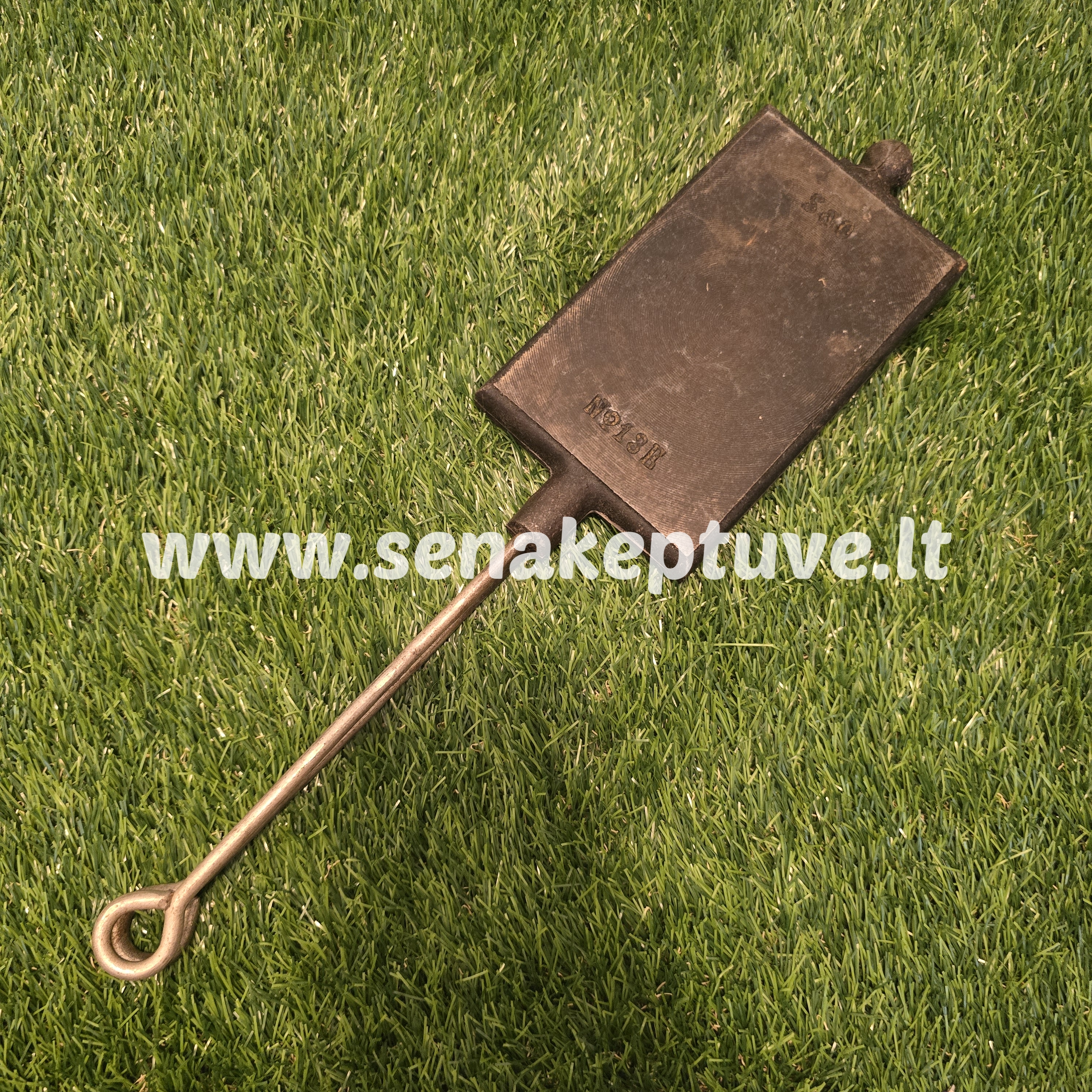 Senovinė ketaus plonų vaflių keptuvė