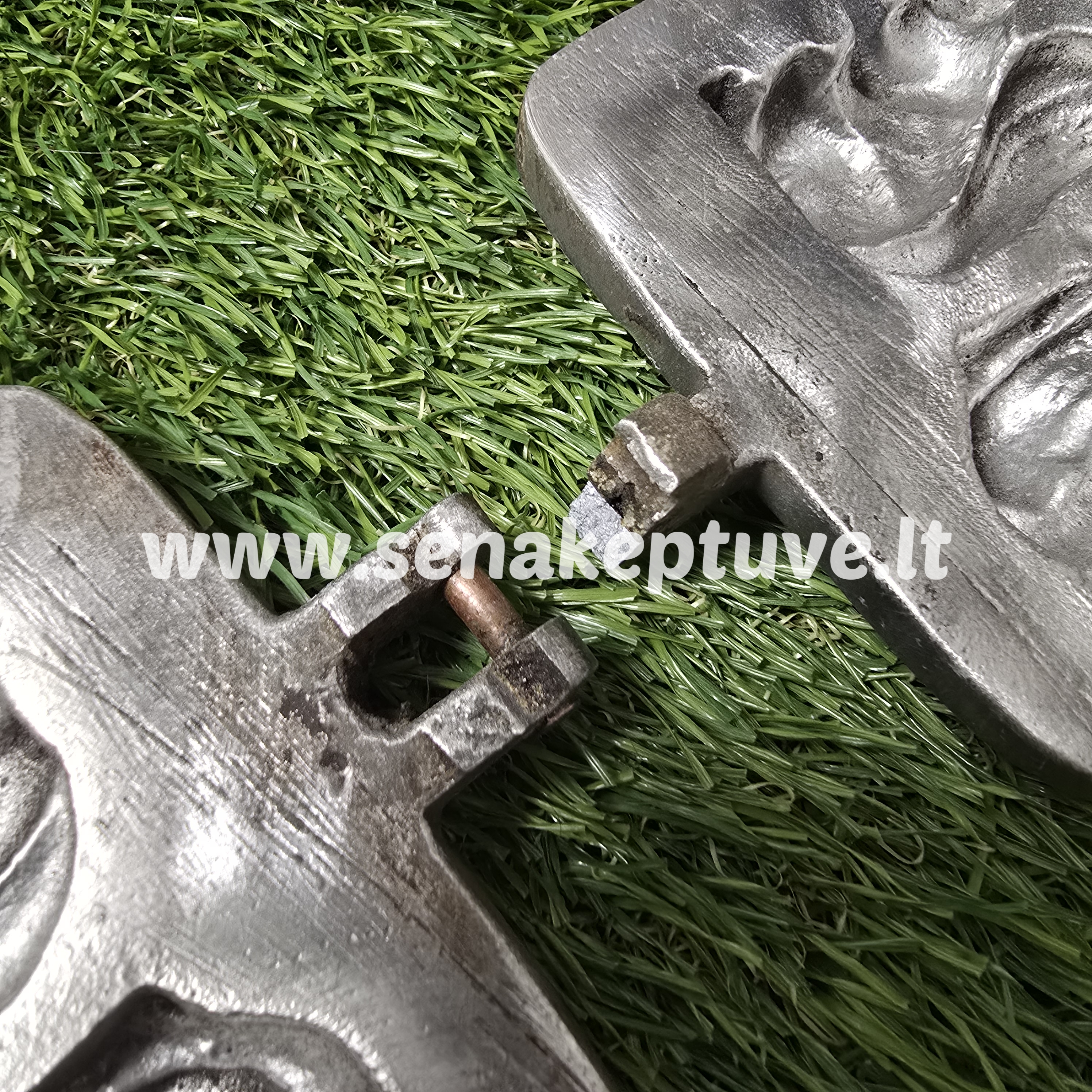 Senovinė asorti keptuvė (paukštelis, zuikutis, 2 voverės, 2 grybukai) - (vyrio defektas)