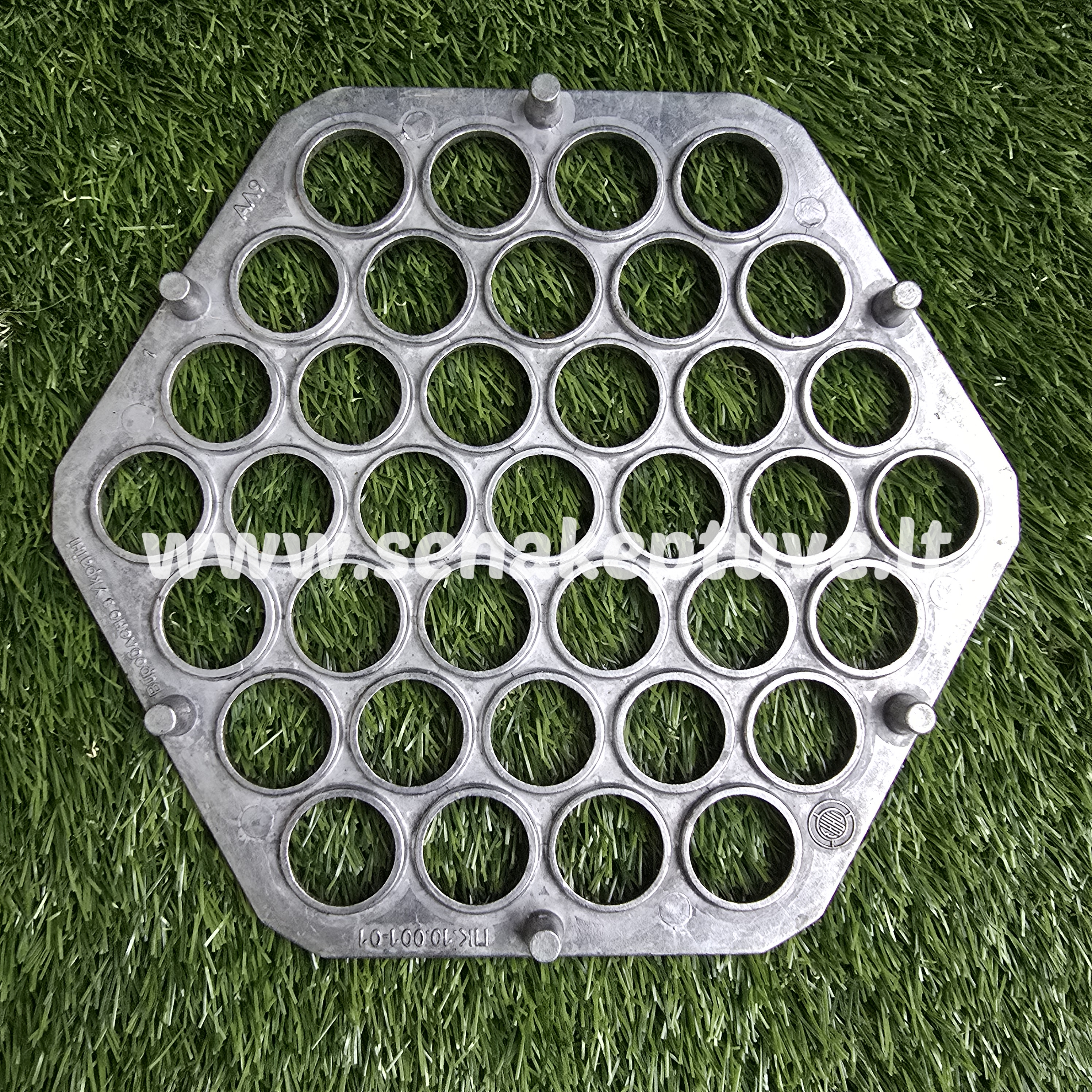 Senovinė koldūnų kepimo forma