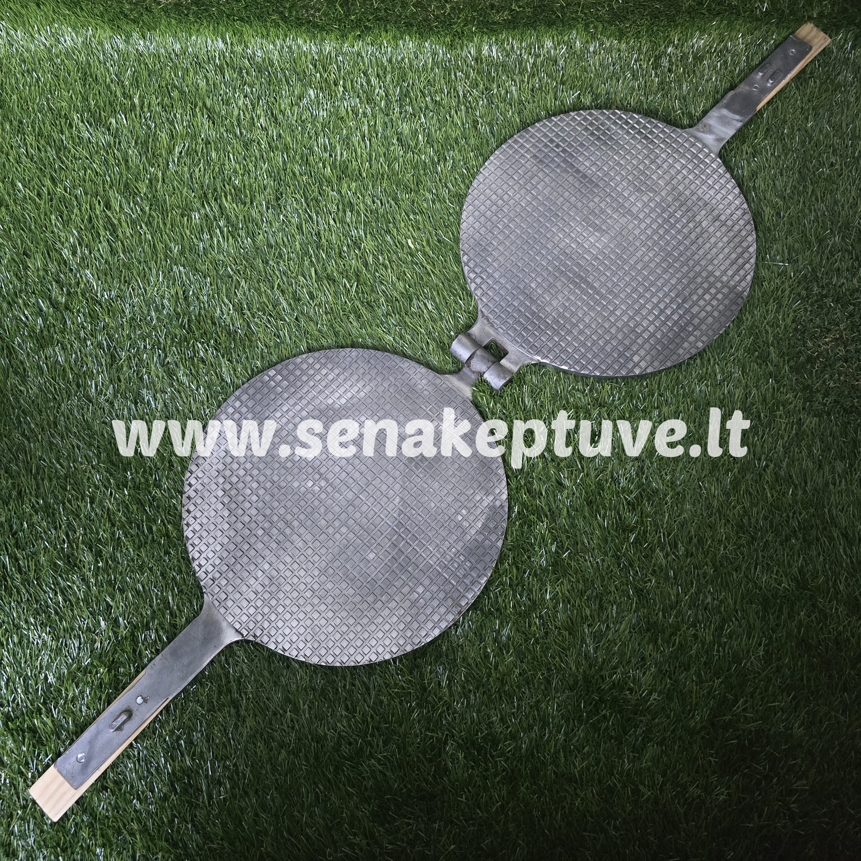 Senovinė vaflių keptuvė