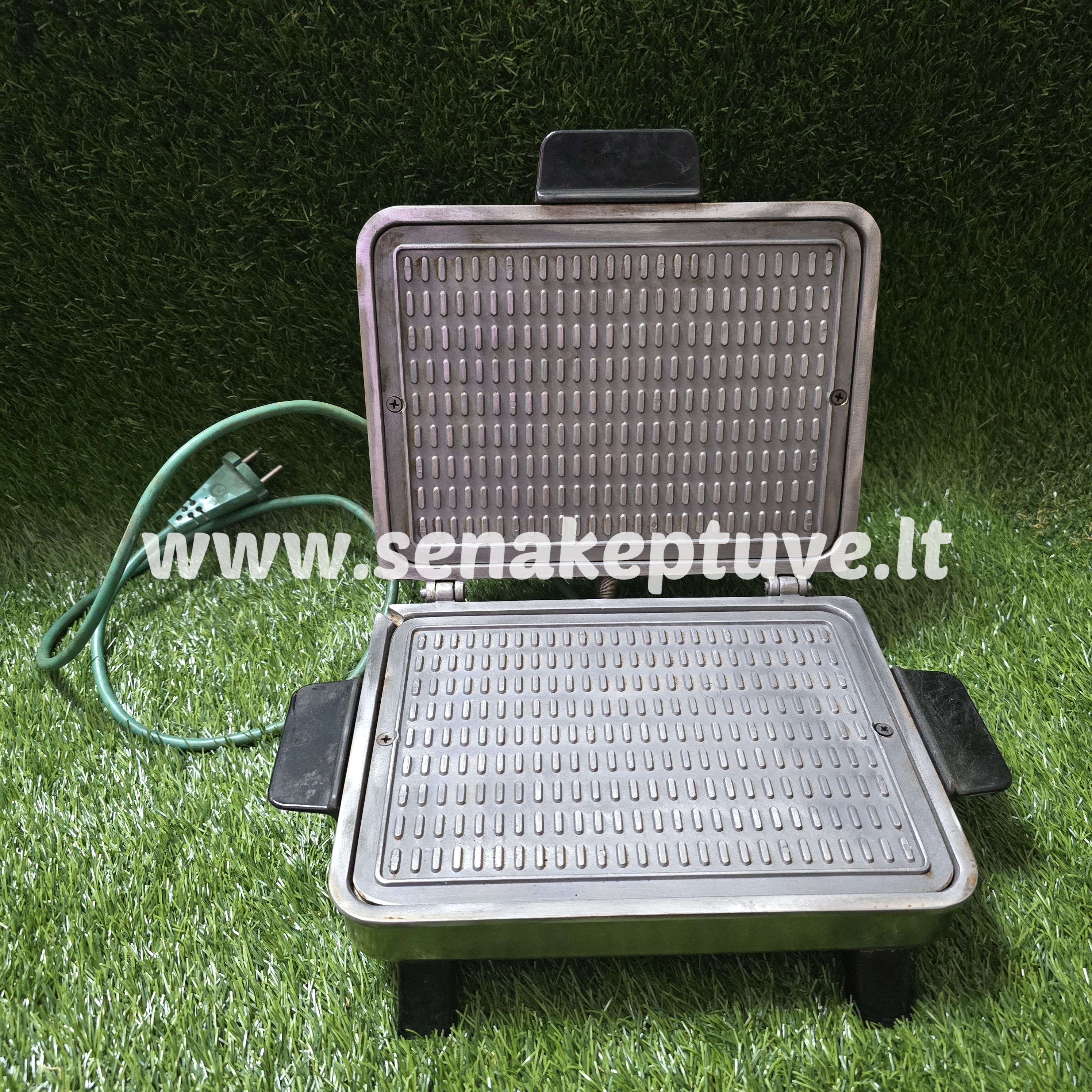 Senovinė elektrinė vaflinė su laidu