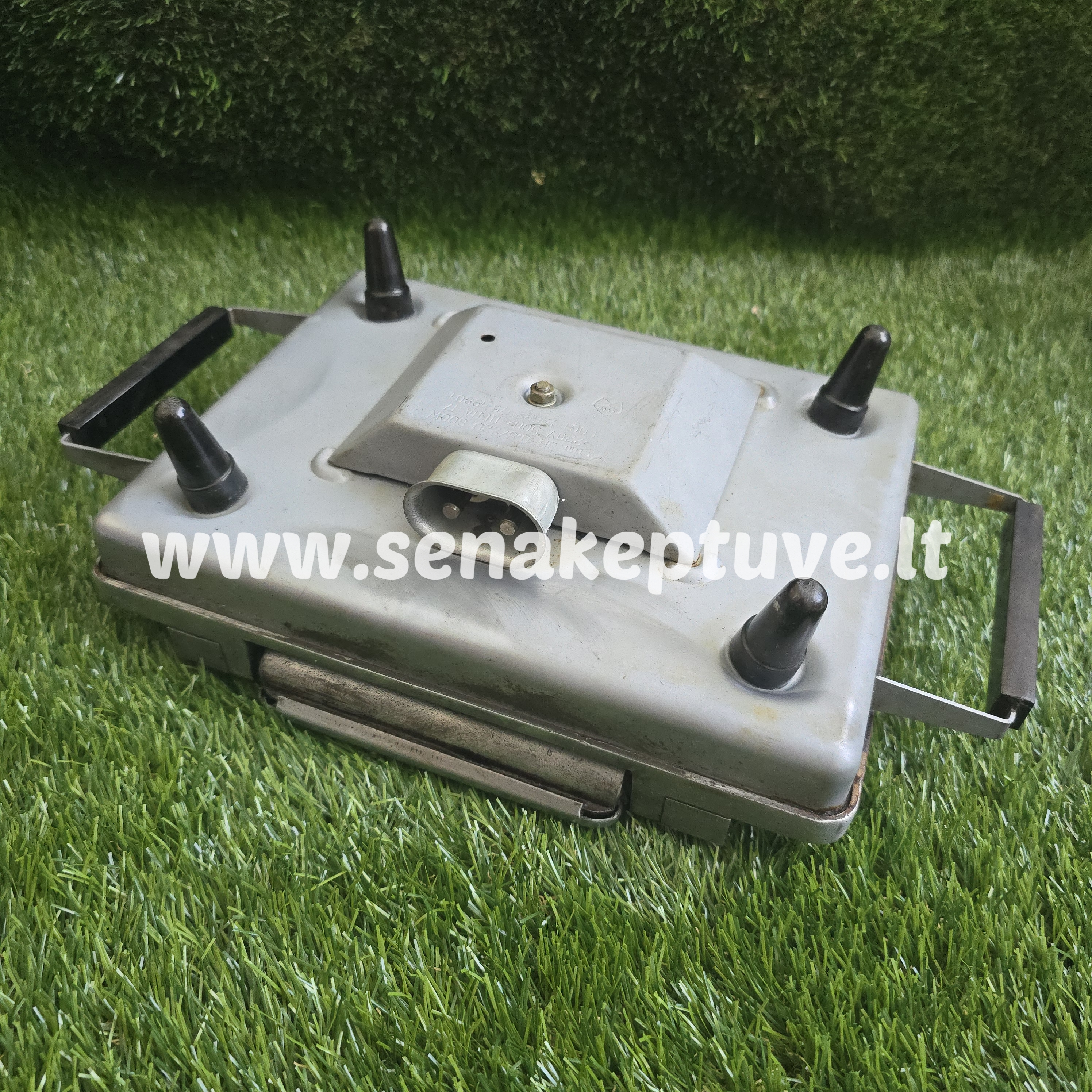 Senovinė elektrinė vaflinė su laidu ploniems vafliams