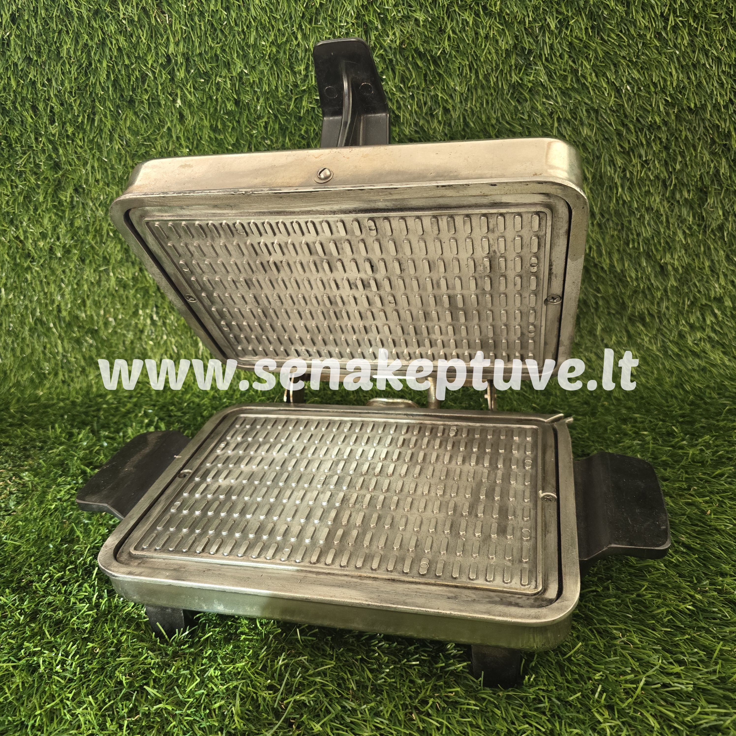 Senovinė elektrinė vaflinė su laidu