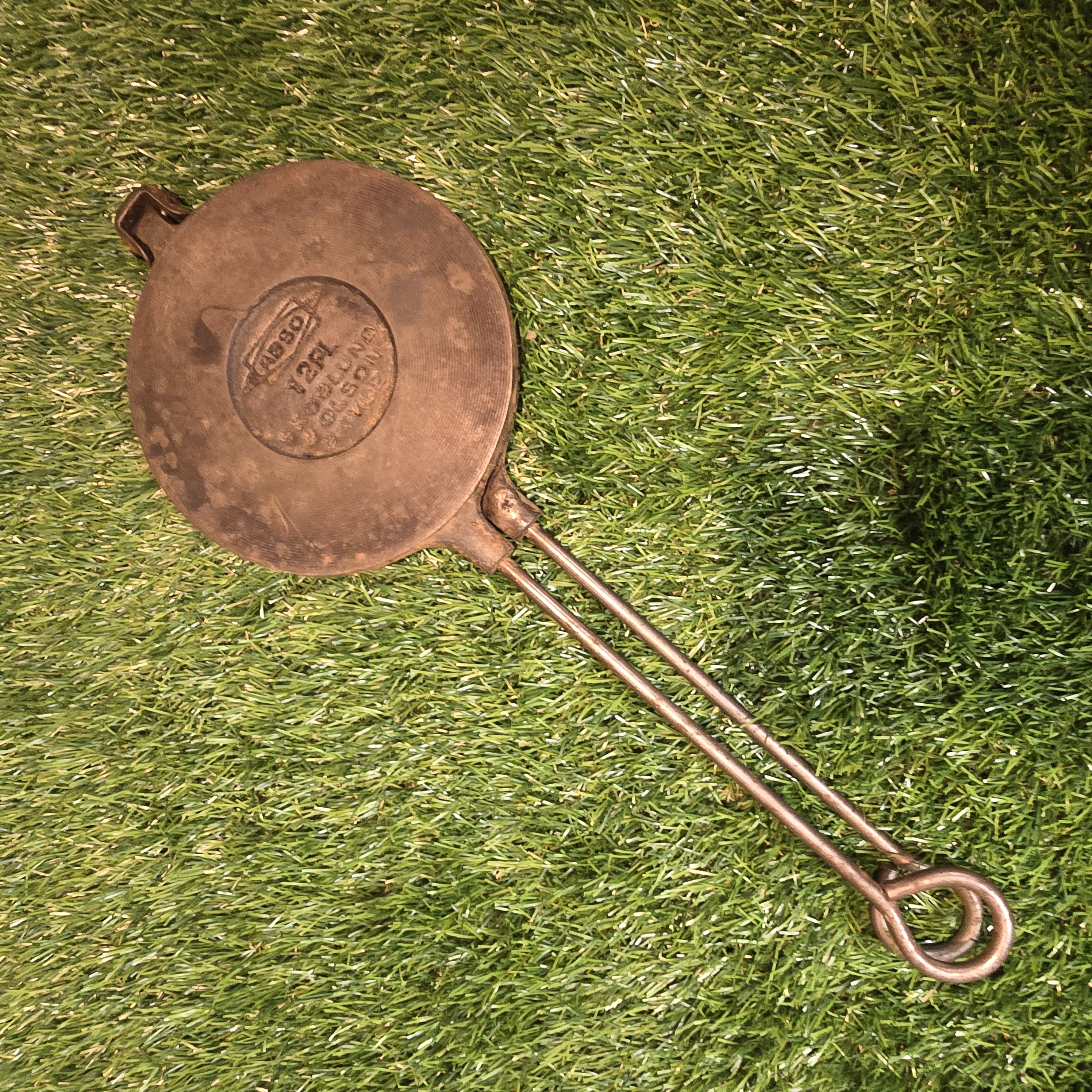 Ketaus plonų vaflių keptuvė