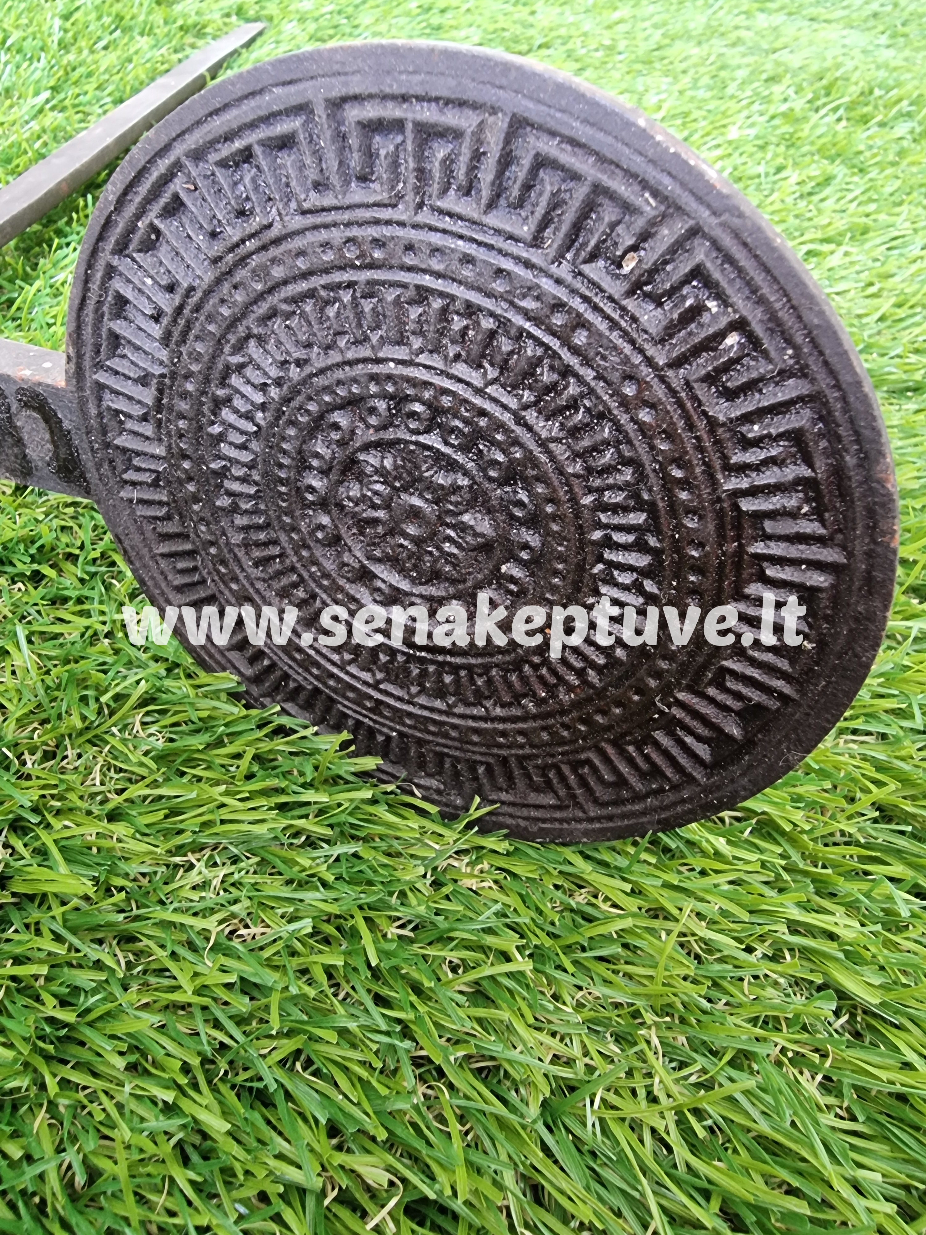 Senovinė ketaus plonų vaflių keptuvė