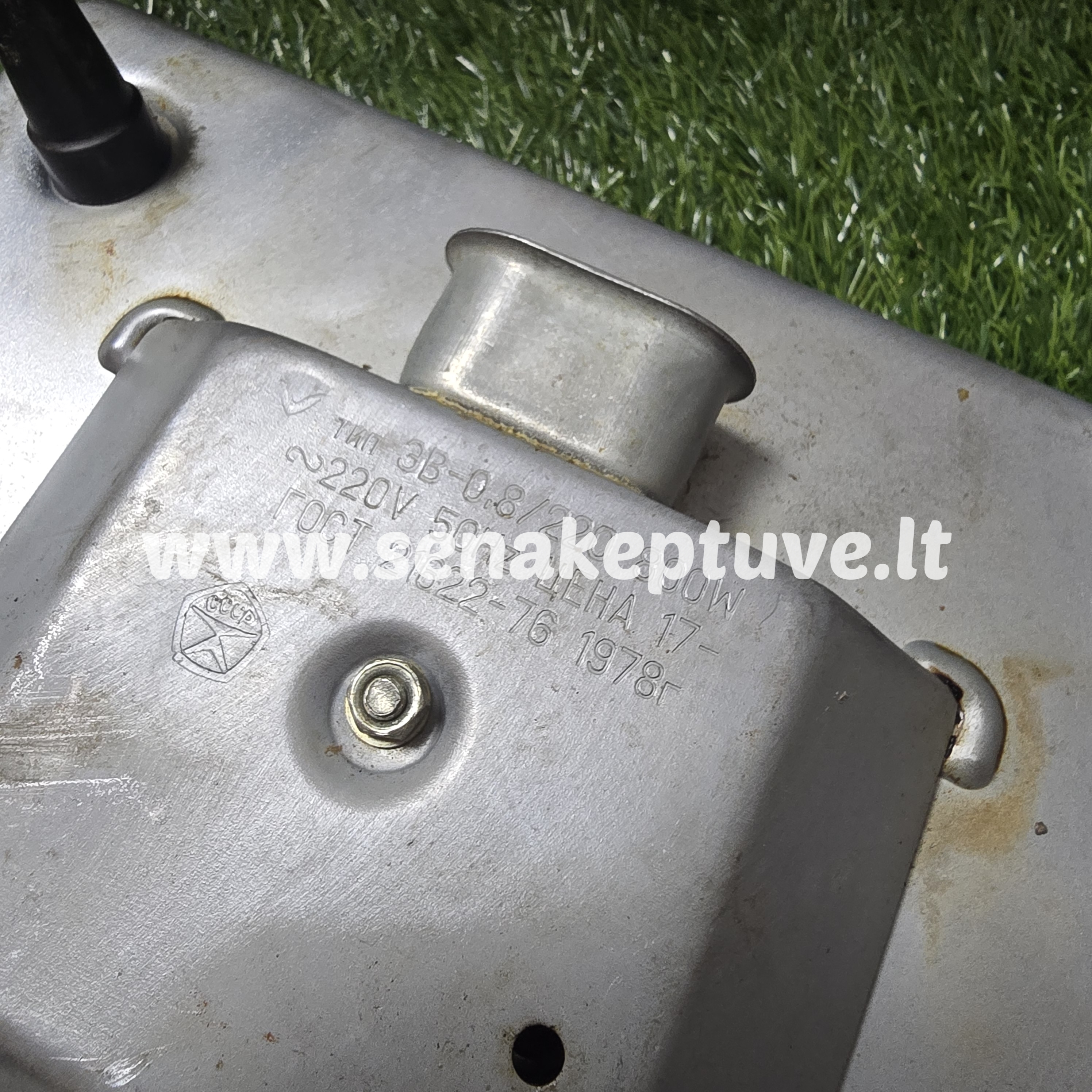 Senovinė elektrinė vaflinė su laidu ploniems vafliams