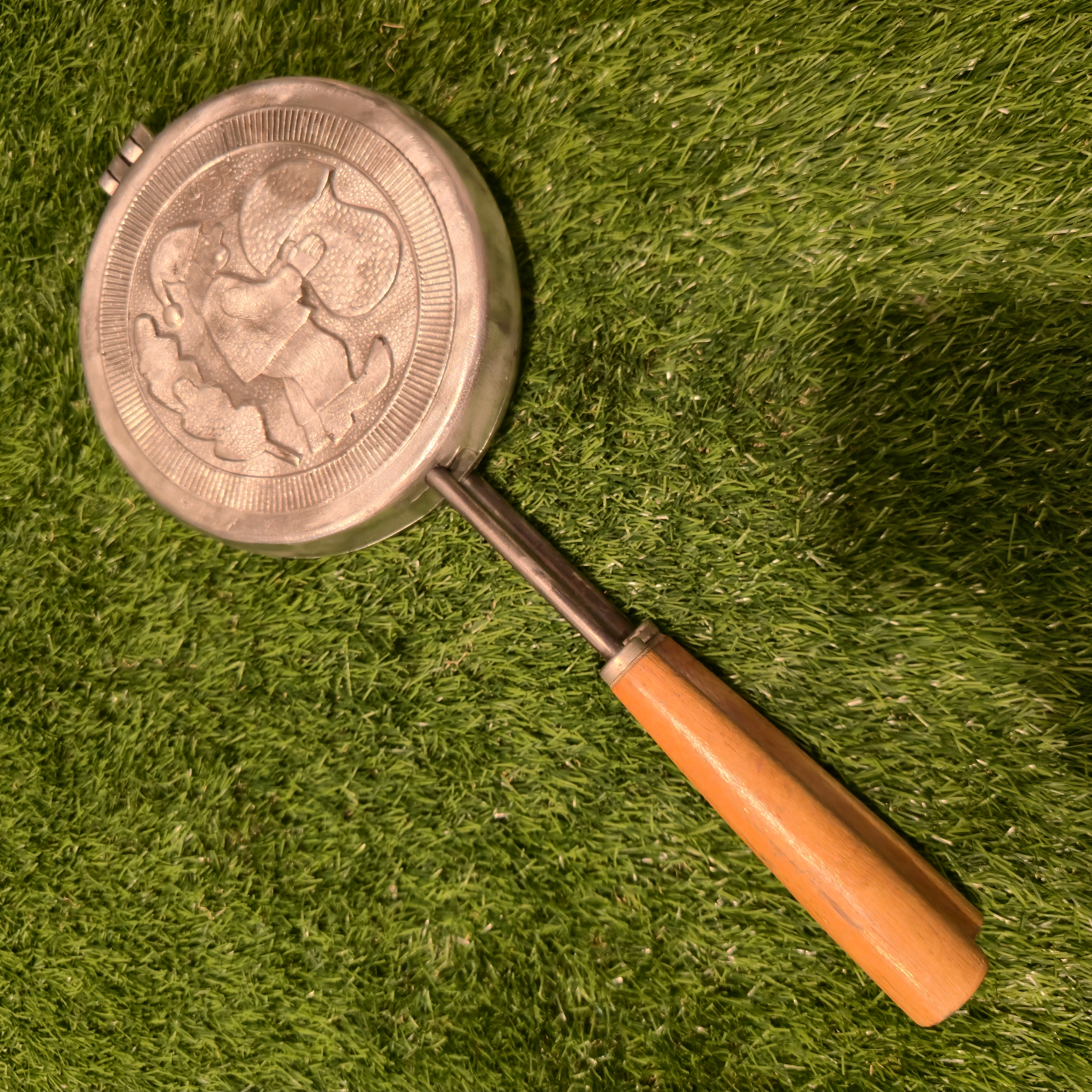 Senovinė grybukų keptuvė