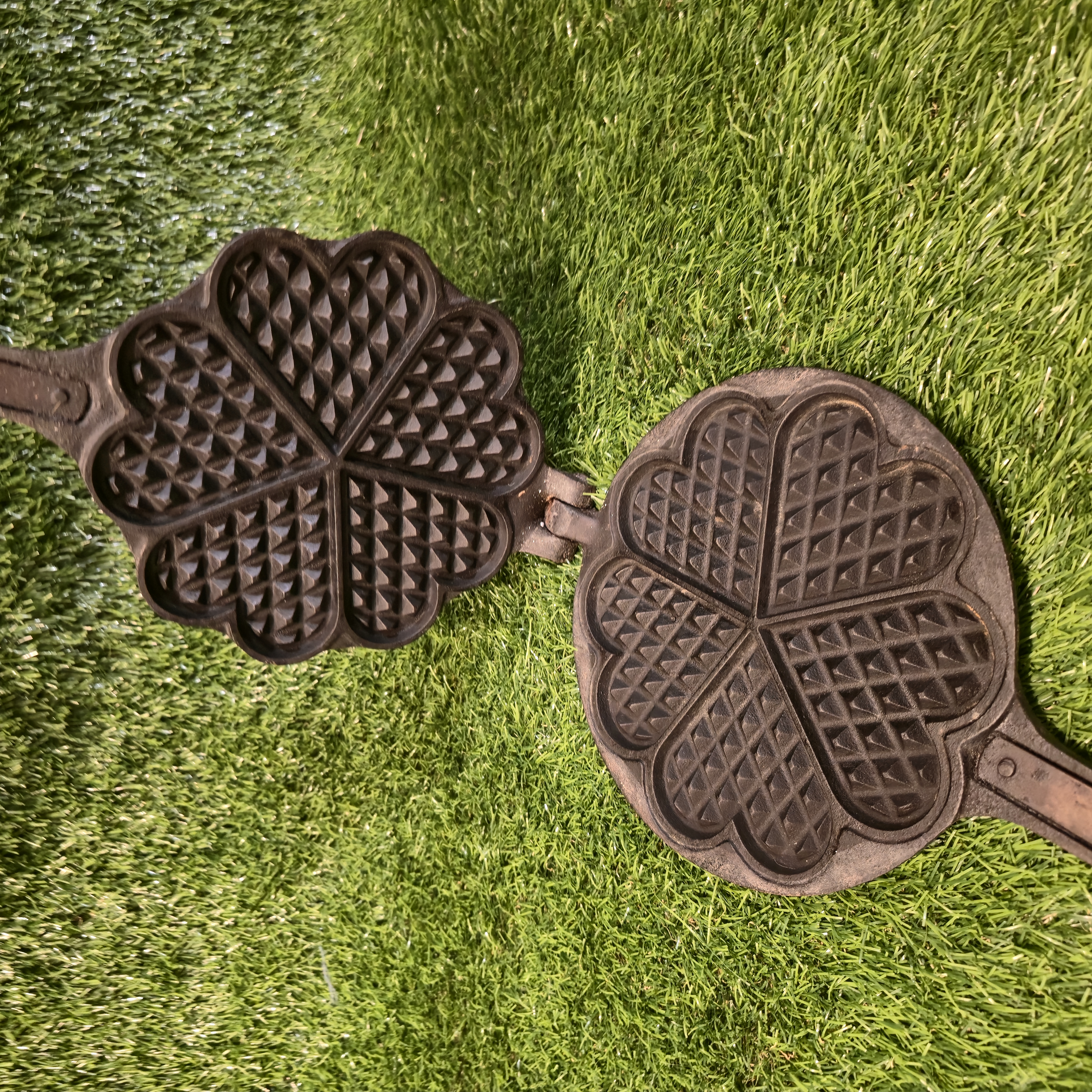 Ketaus čirvinių blynų keptuvė