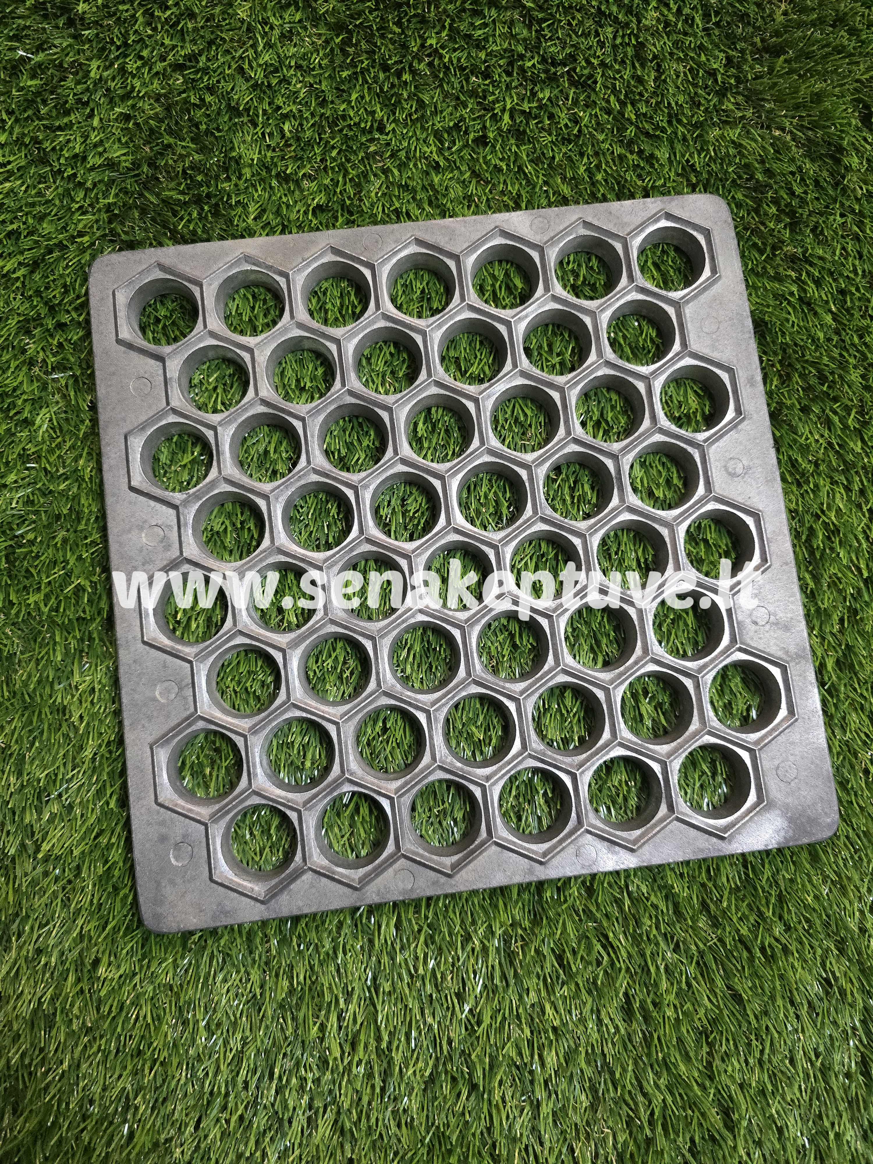 Senovinė koldūnų kepimo forma