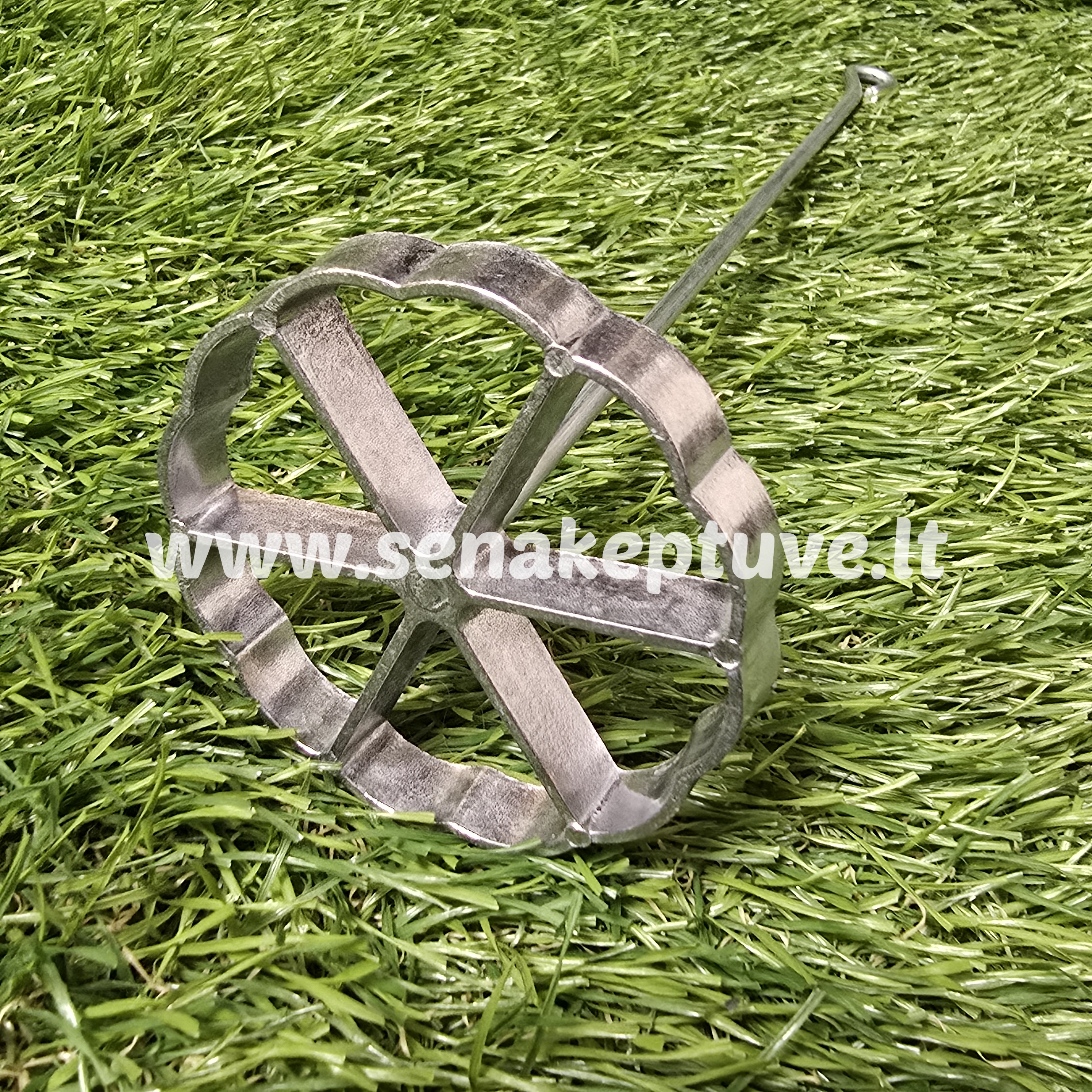 Šiuolaikinė žagarėlių formelė su koteliu