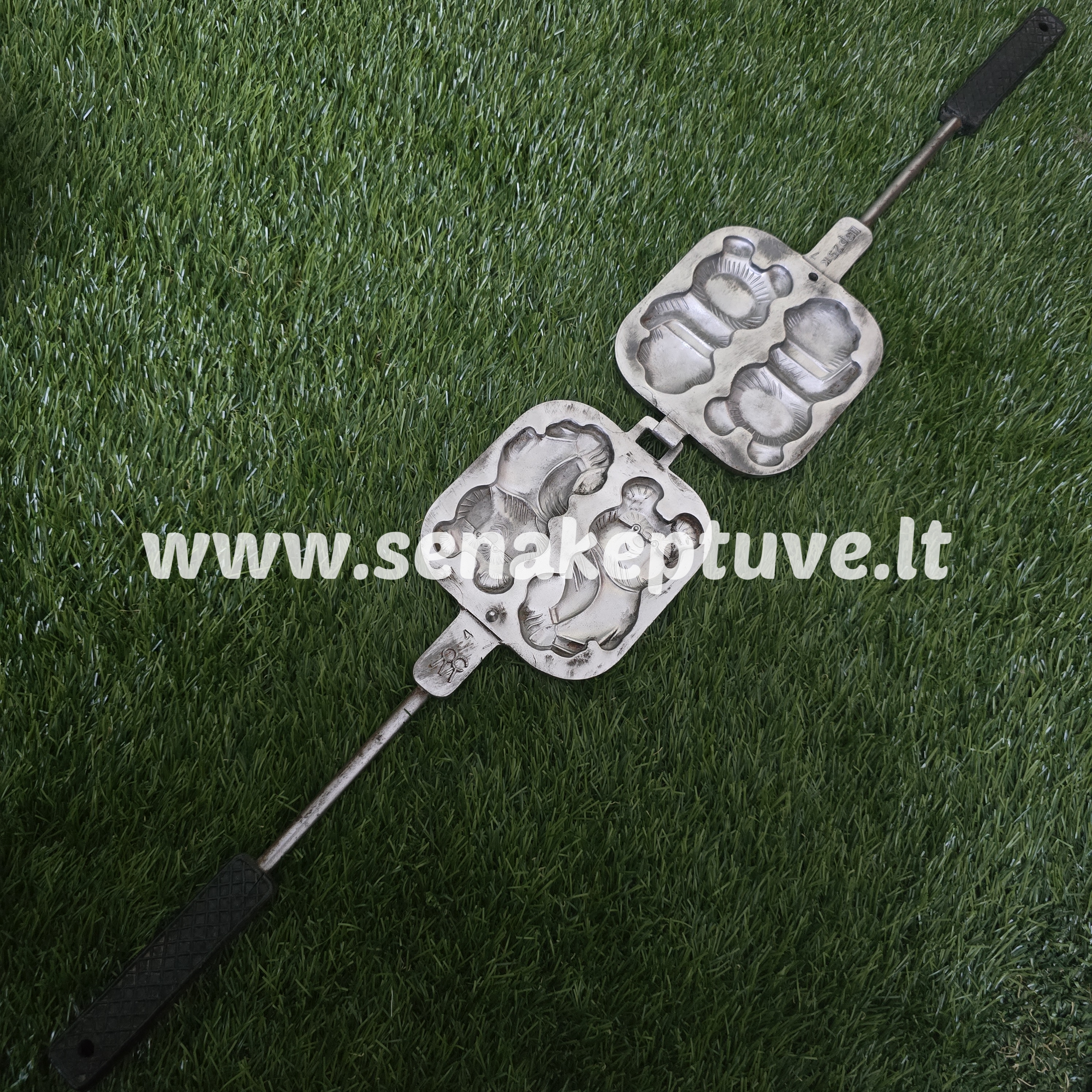 Senovinė meškučių keptuvė