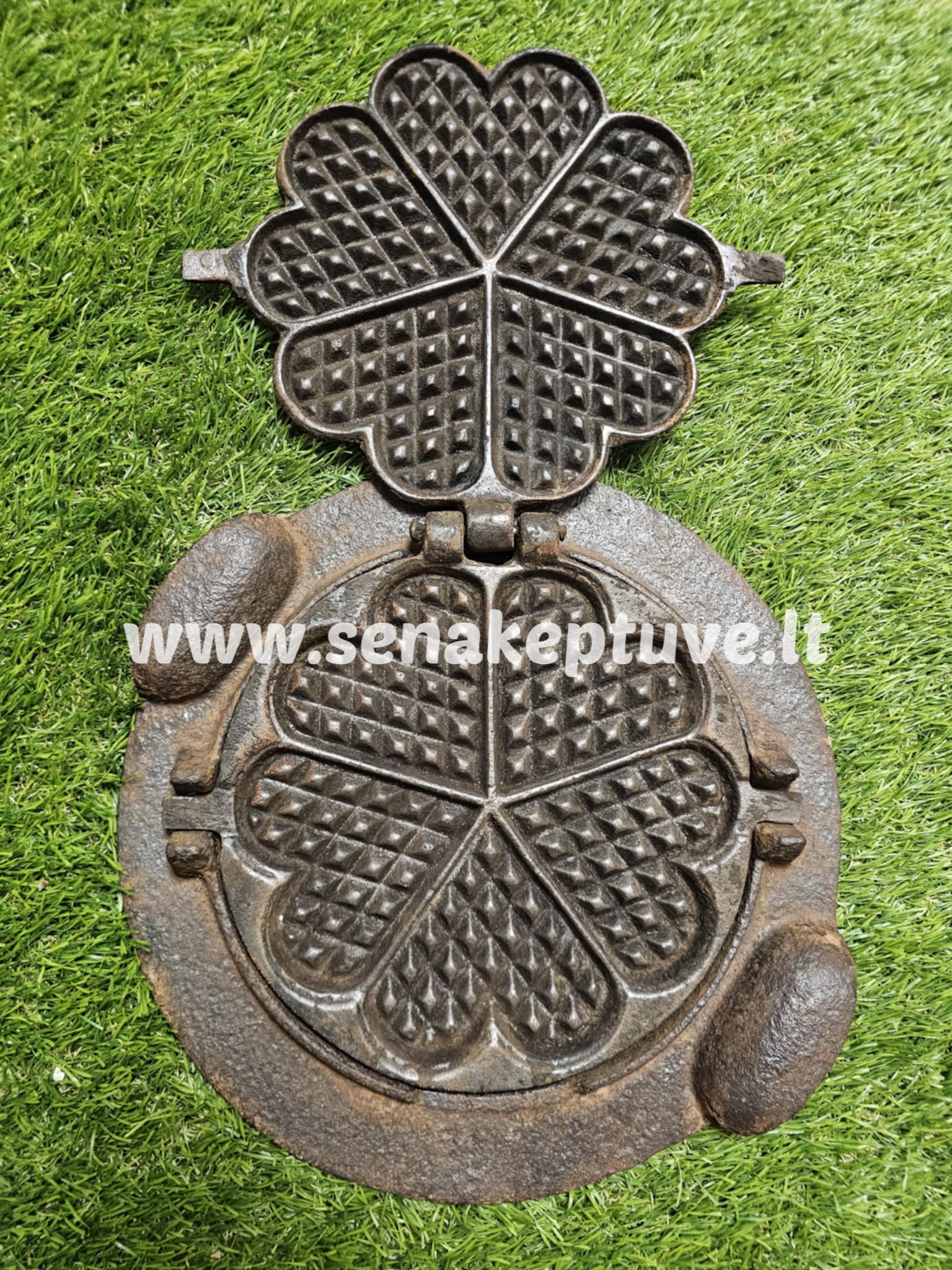 Senovinė ketaus vartoma čirvinių blynų keptuvė su žiedu