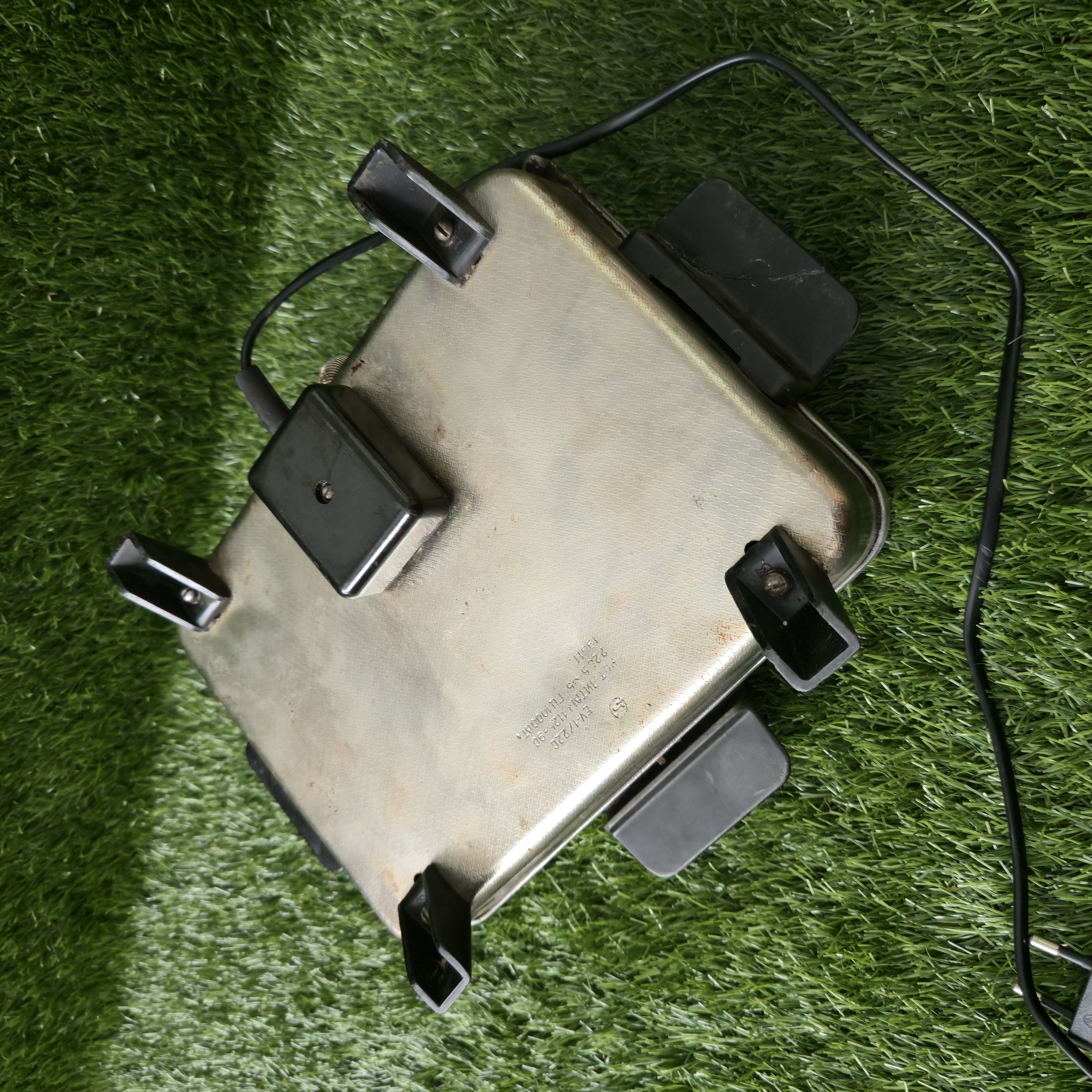 Senovinė elektrinė vaflinė su laidu (suklijuota rankenėlė)