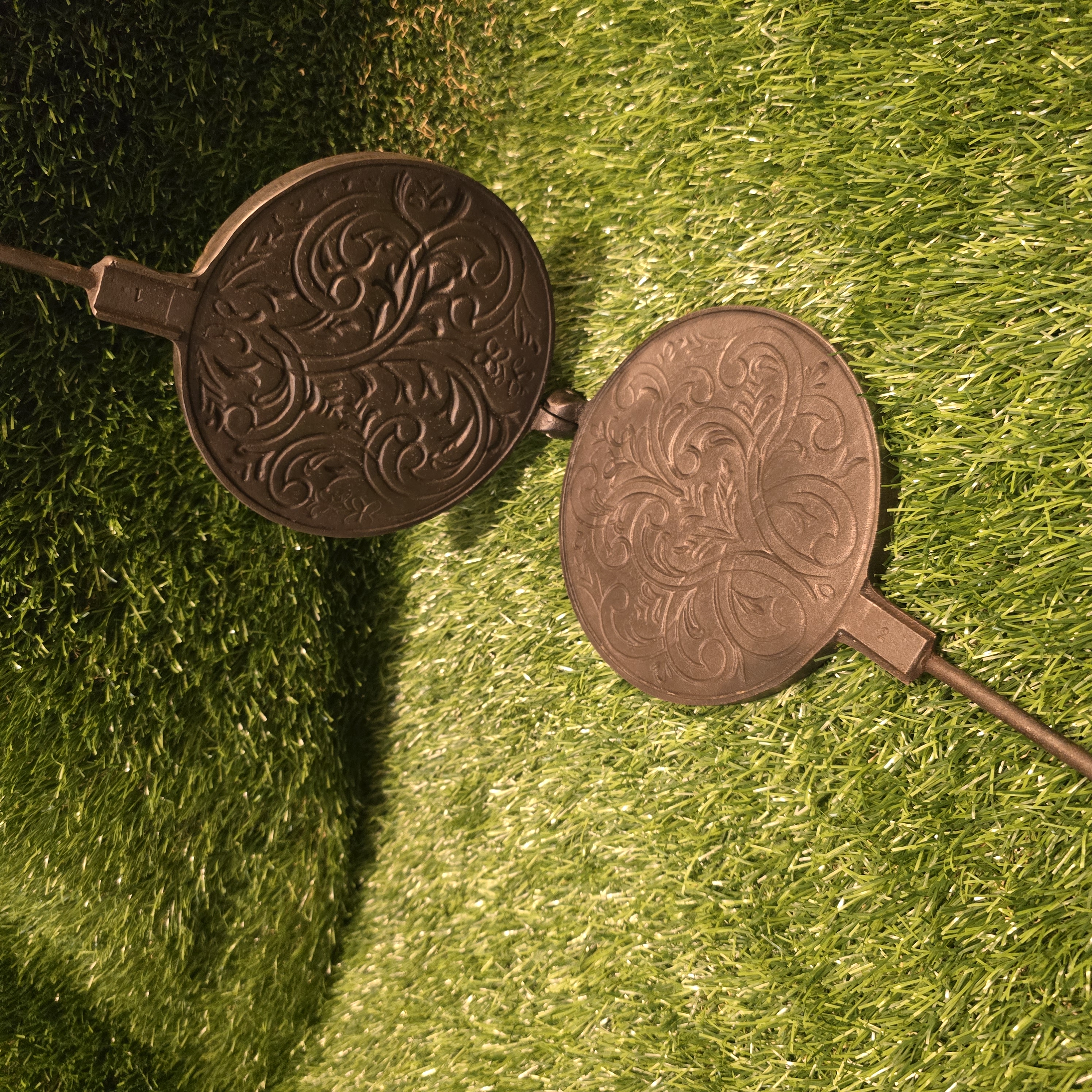 Ketaus plonų vaflių keptuvė