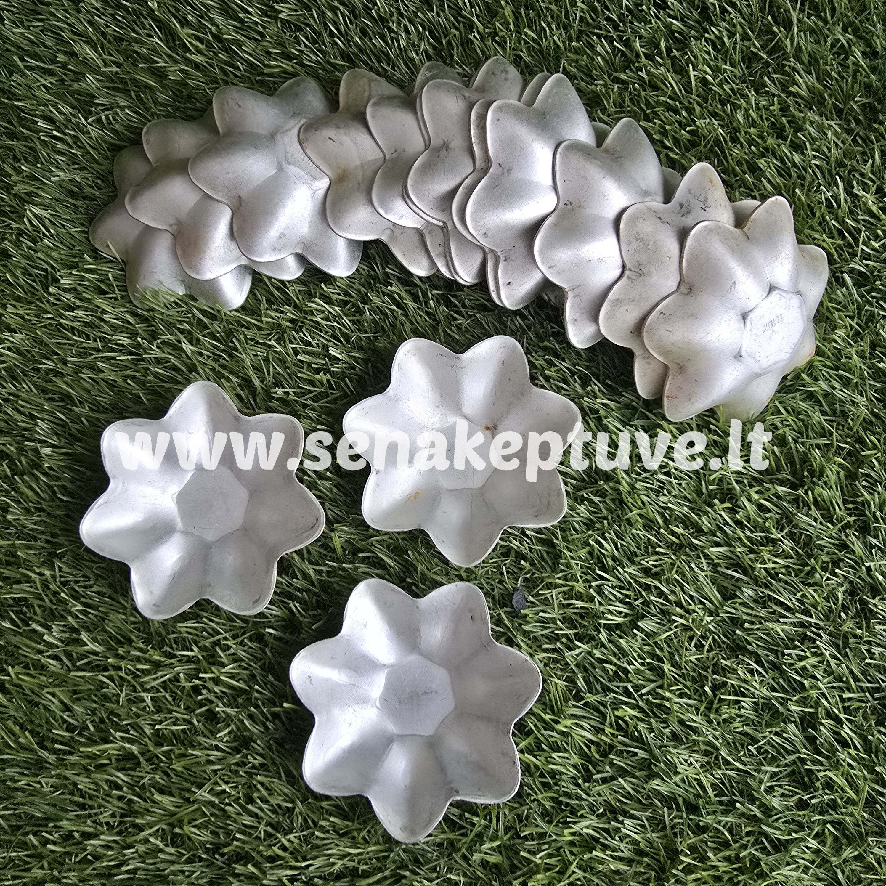 Senovinės kepimo formelės - krepšeliai