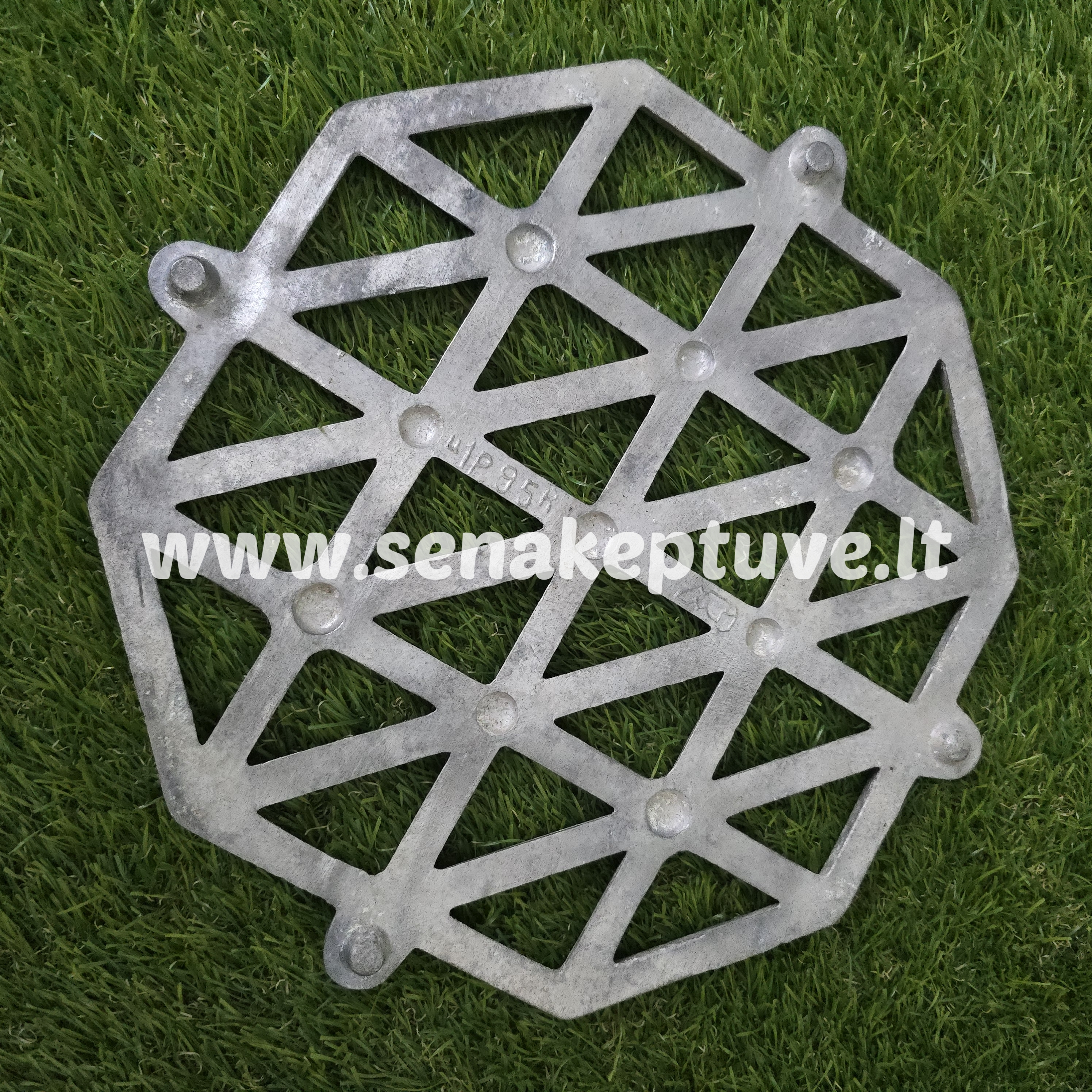 Senovinė koldūnų kepimo forma